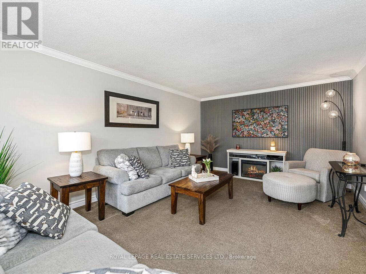 284 Ridge Drive, Milton (Om Old Milton), Ontario  L9T 1X3 - Photo 8 - W12969048