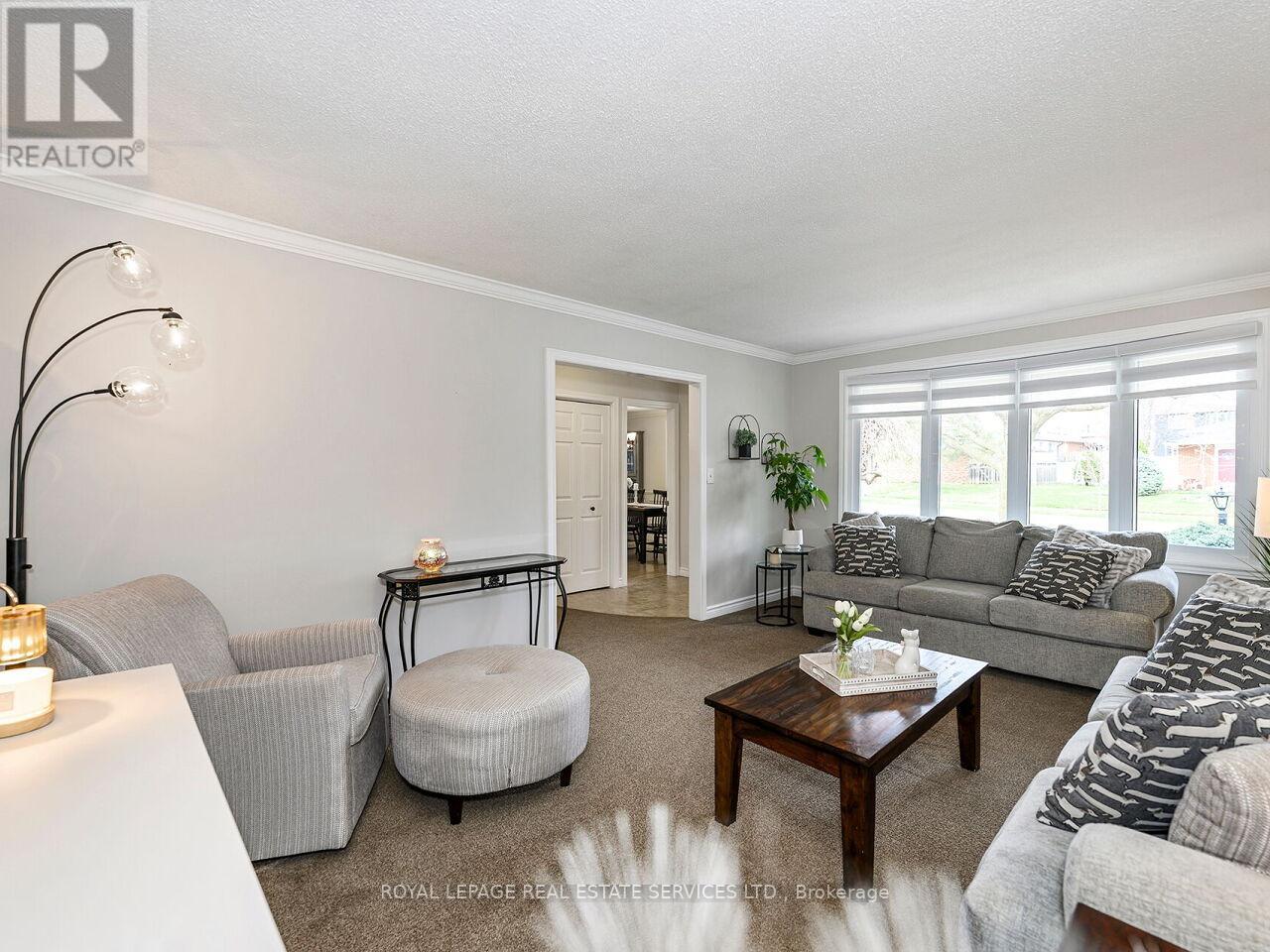 284 Ridge Drive, Milton (Om Old Milton), Ontario  L9T 1X3 - Photo 9 - W12969048