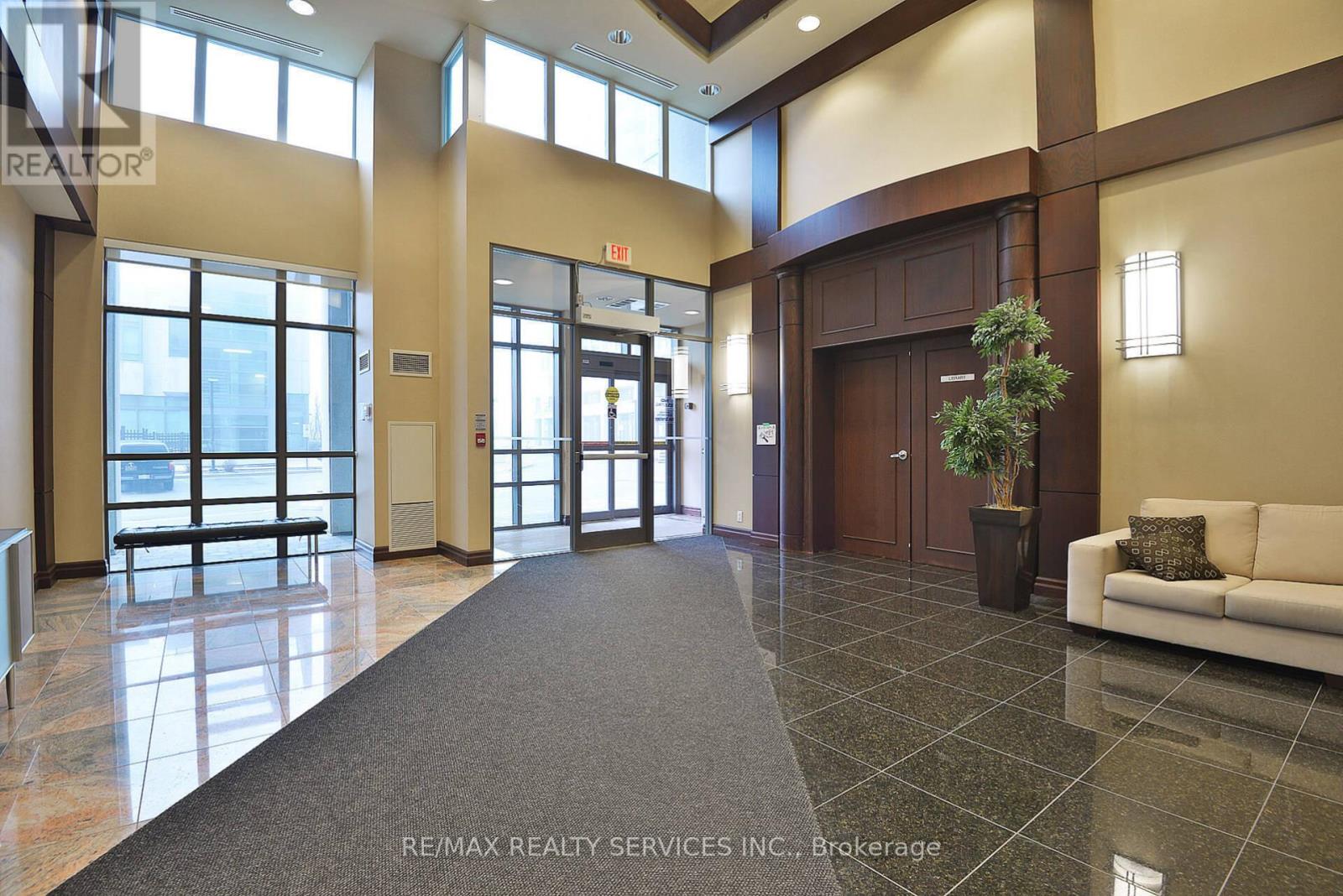 1710 - 335 Rathburn Road W, Mississauga, Ontario  L5B 0C8 - Photo 3 - W12969054