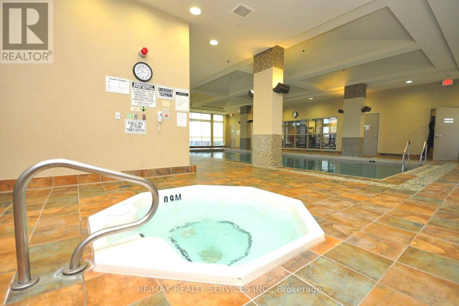 1710 - 335 Rathburn Road W, Mississauga, Ontario  L5B 0C8 - Photo 33 - W12969054