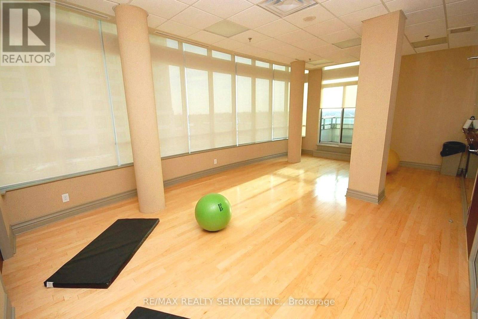 1710 - 335 Rathburn Road W, Mississauga, Ontario  L5B 0C8 - Photo 35 - W12969054