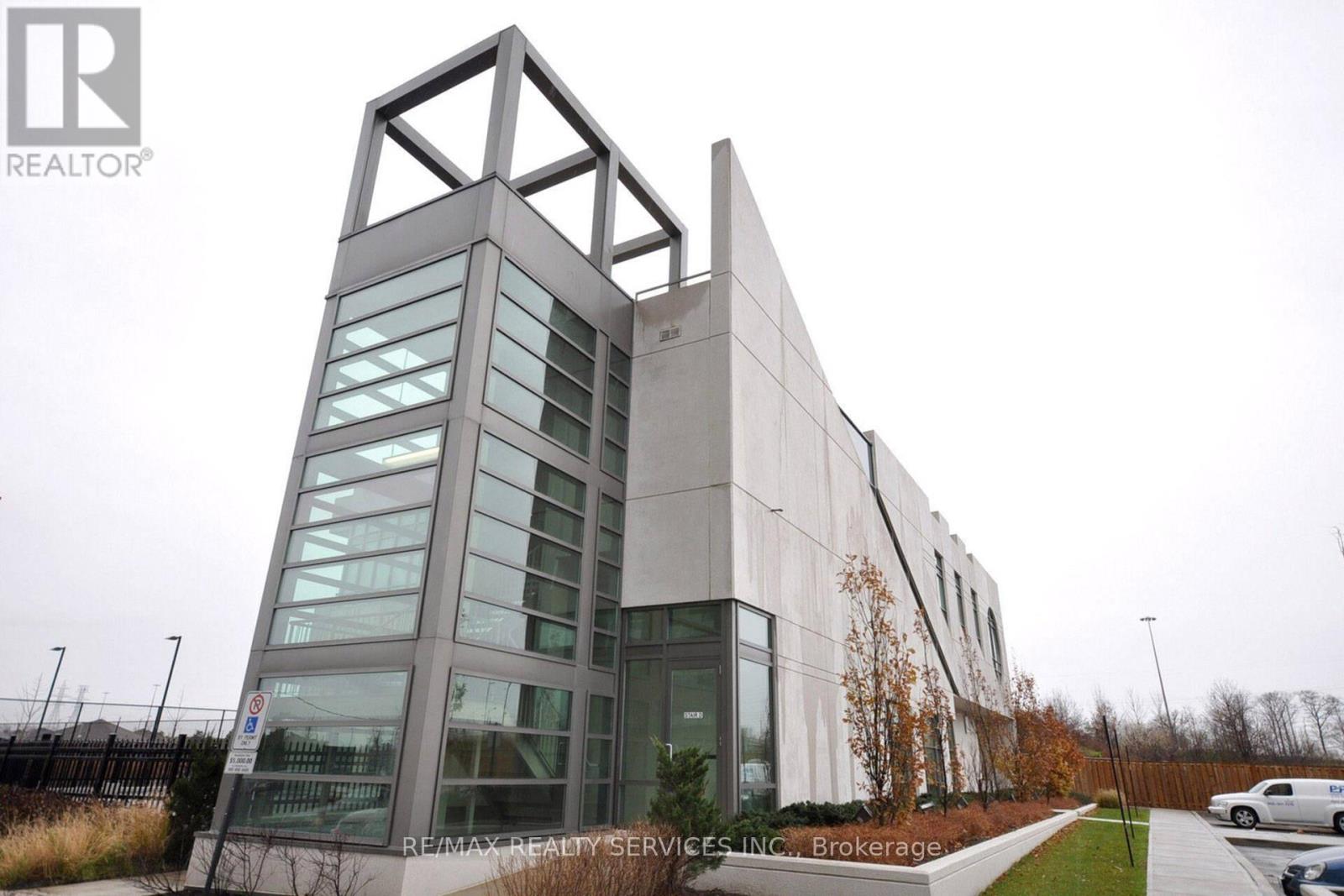 1710 - 335 Rathburn Road W, Mississauga, Ontario  L5B 0C8 - Photo 45 - W12969054