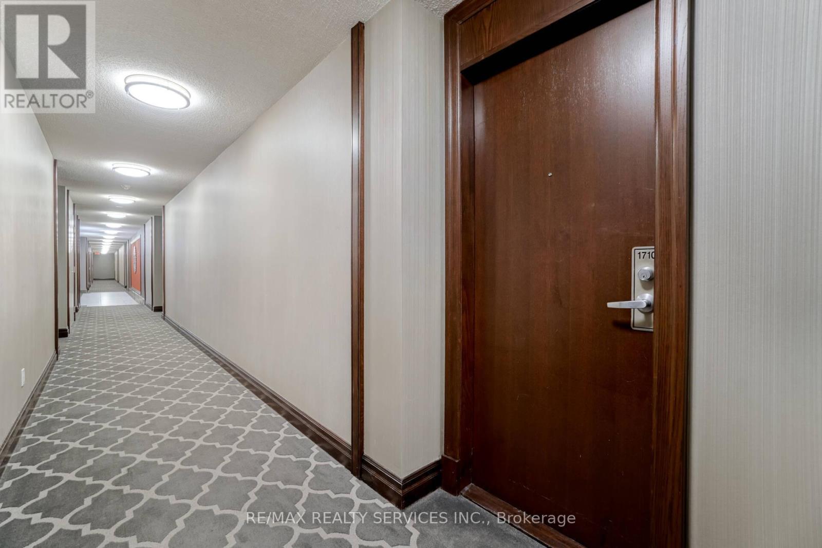 1710 - 335 Rathburn Road W, Mississauga, Ontario  L5B 0C8 - Photo 6 - W12969054