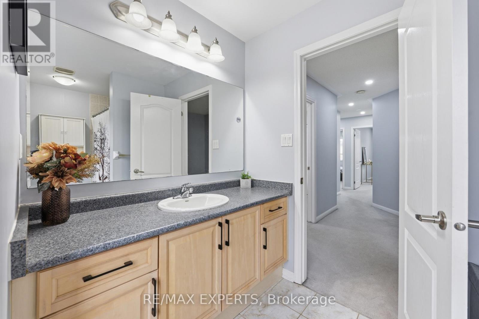 926 Thompson Road S, Milton, Ontario  L9T 0L7 - Photo 18 - W12969076