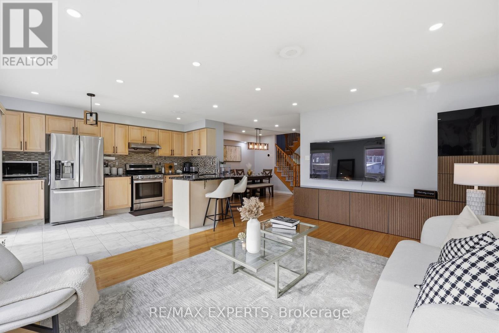 926 Thompson Road S, Milton, Ontario  L9T 0L7 - Photo 5 - W12969076