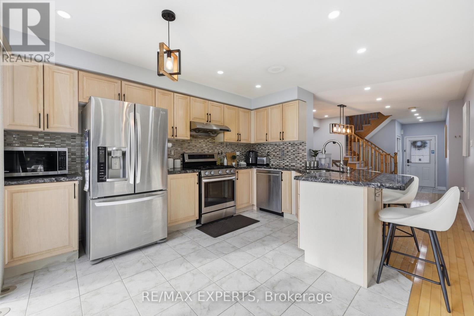 926 Thompson Road S, Milton, Ontario  L9T 0L7 - Photo 6 - W12969076