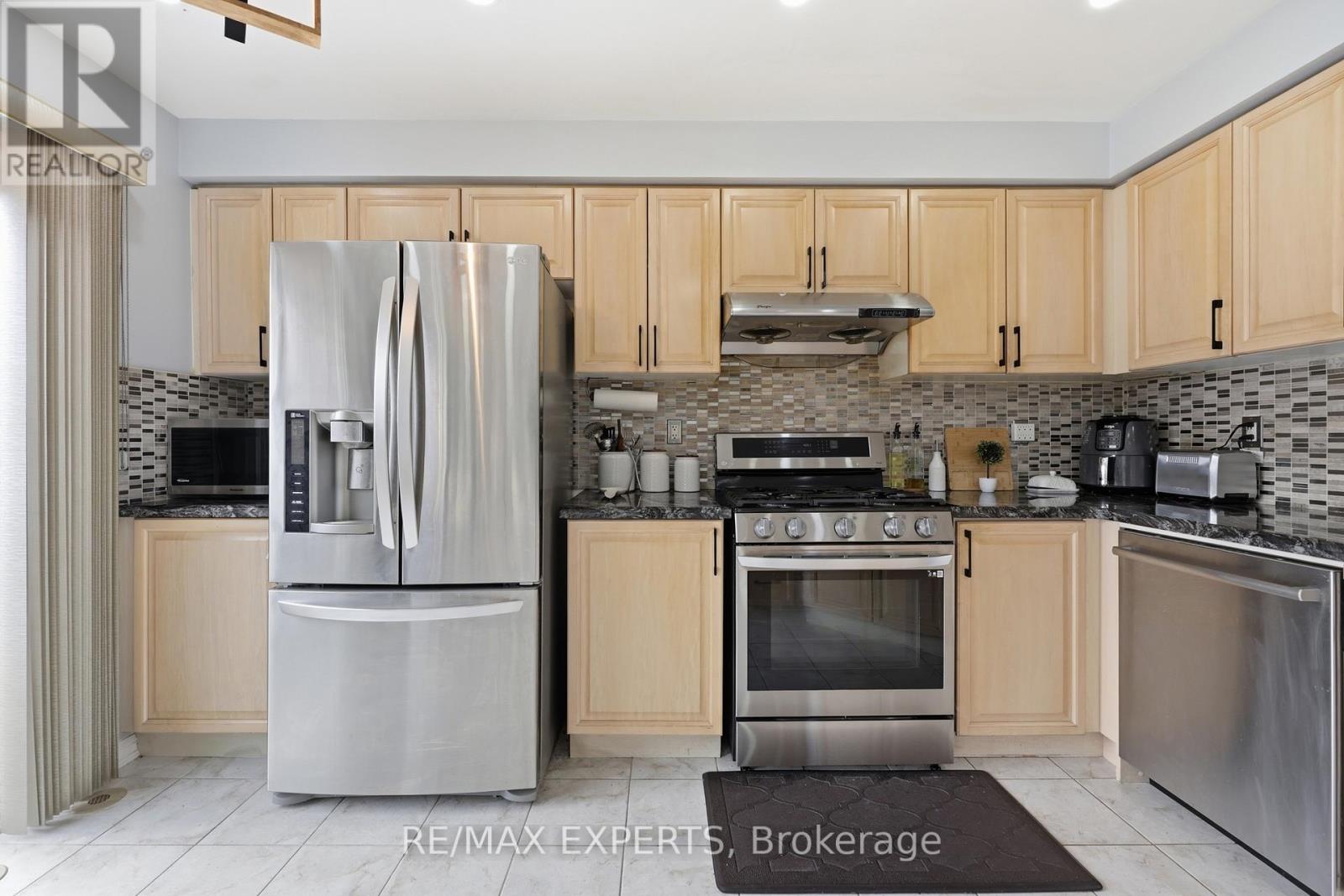 926 Thompson Road S, Milton, Ontario  L9T 0L7 - Photo 7 - W12969076