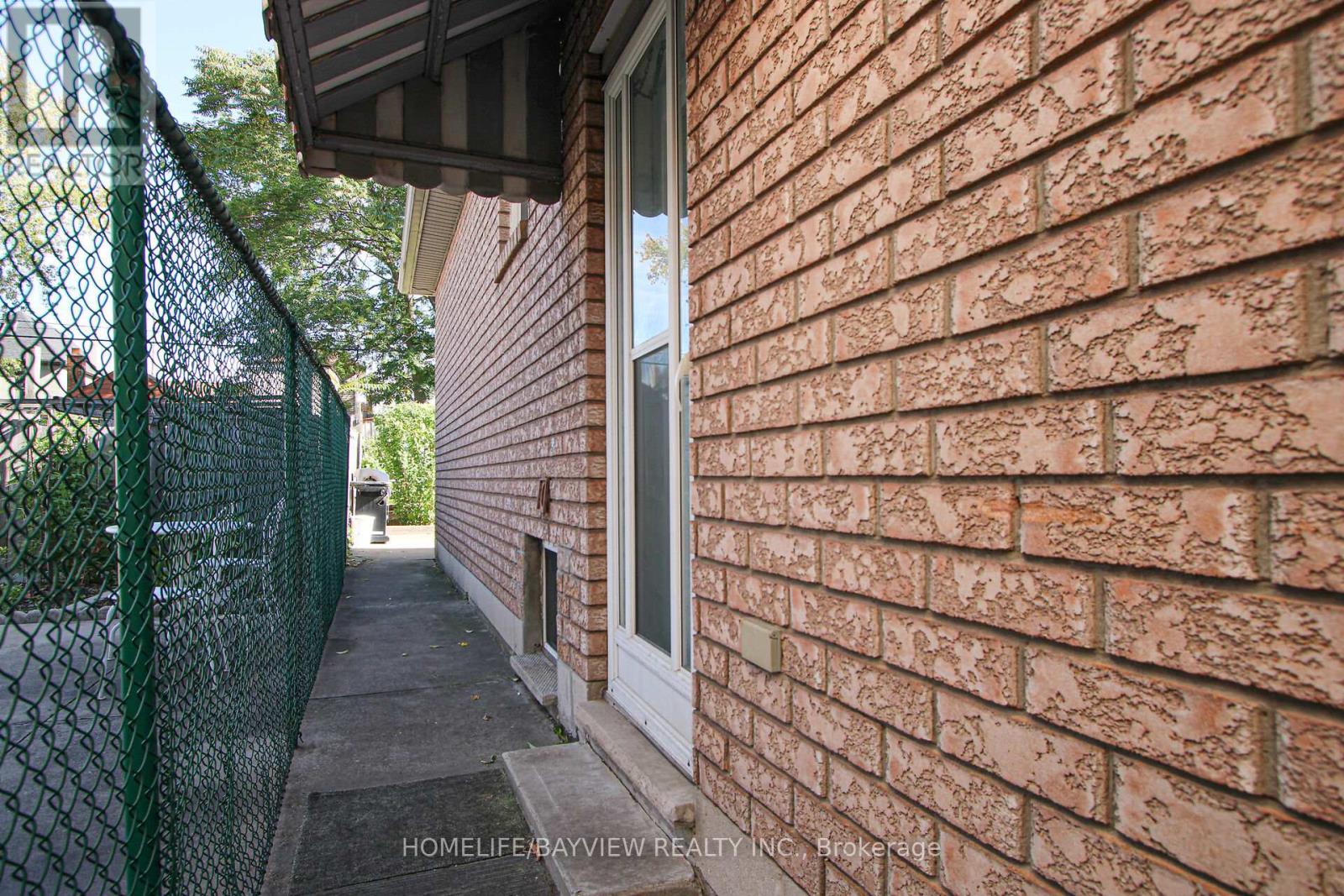 128 Cathcart Street, Hamilton, Ontario  L8L 5A2 - Photo 37 - X12969028