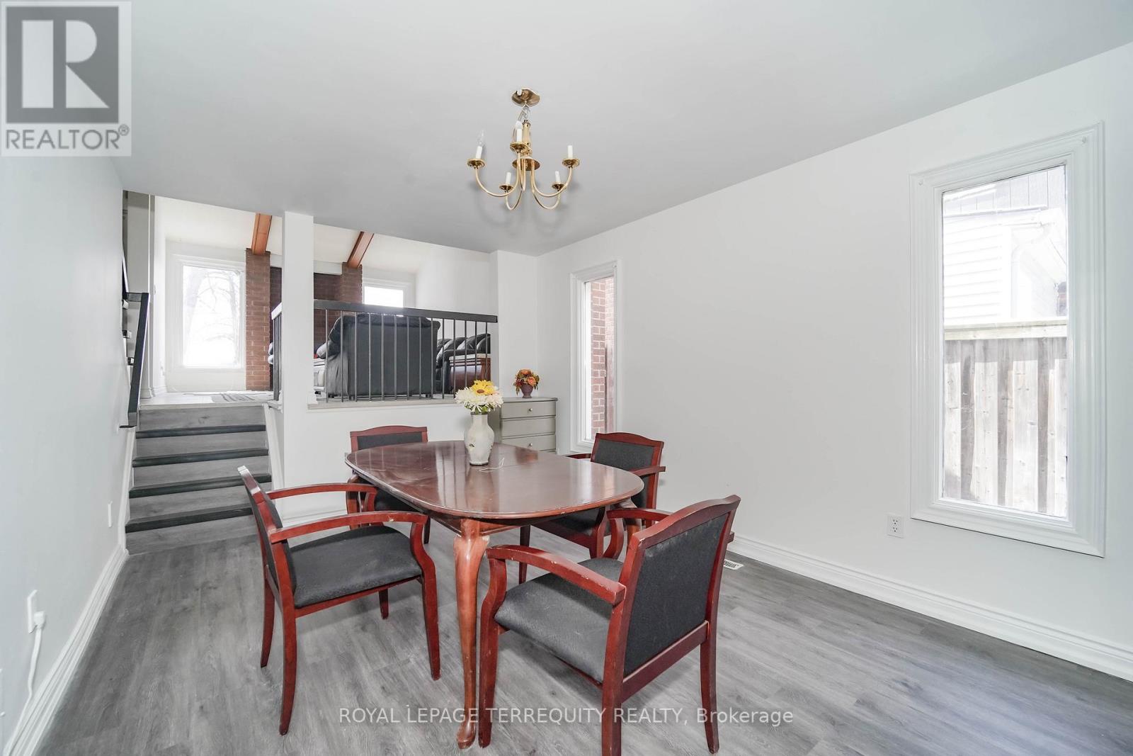 Upper - 51 Chiefswood Square, Toronto, Ontario  M1W 3A9 - Photo 9 - E12964318