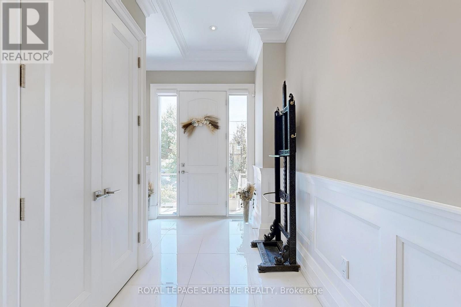 52b Cork Avenue, Toronto, Ontario  M6B 2X8 - Photo 4 - W12886512