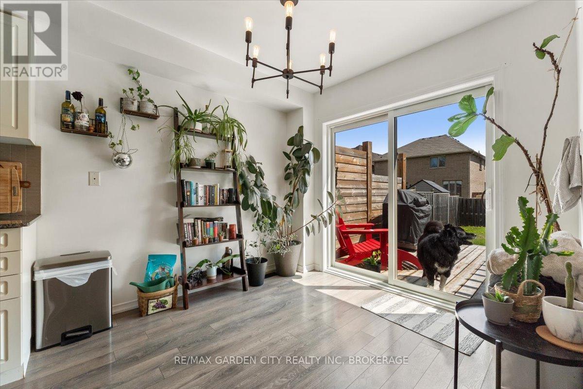 8648 Dogwood Crescent, Niagara Falls, Ontario  L2H 0K9 - Photo 13 - X12969172