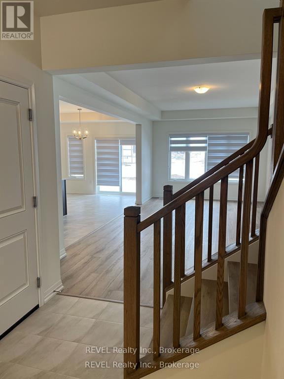 Upper - 84 Acacia Road, Pelham, Ontario  L0S 1E1 - Photo 2 - X12969190