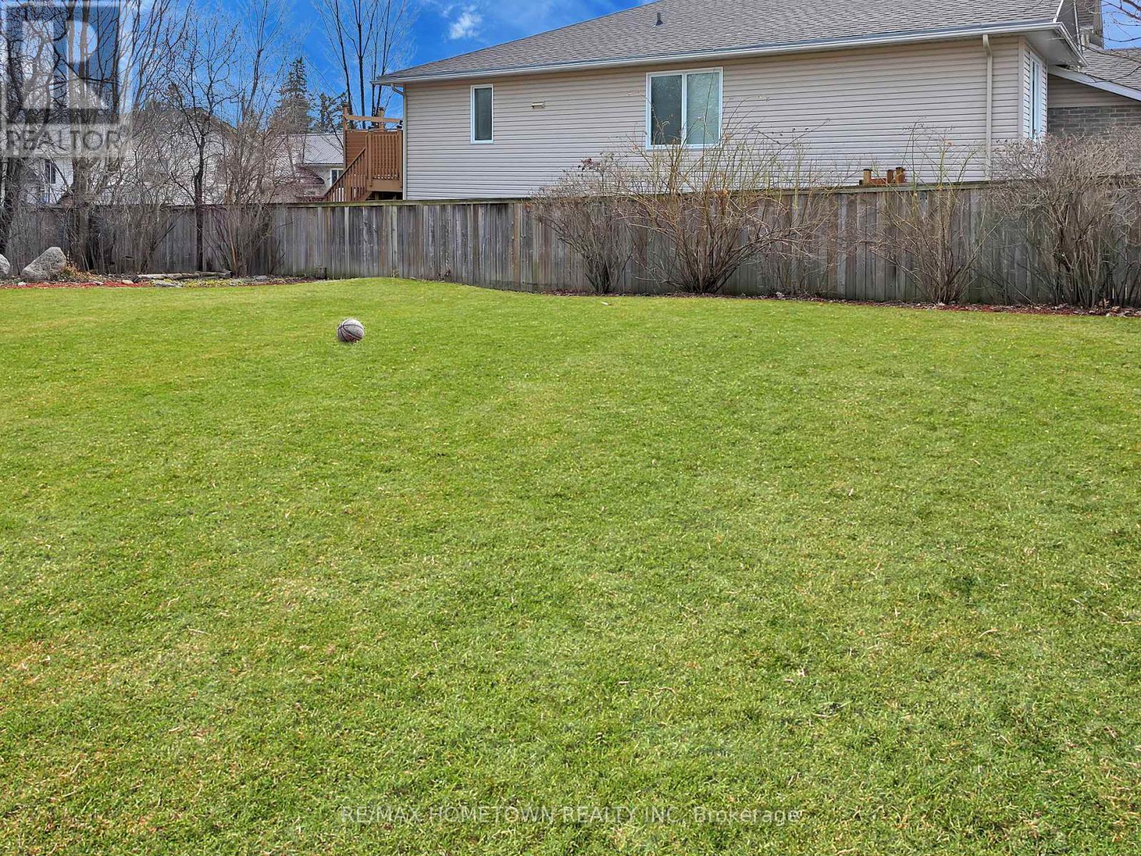 1335 Cuthbertson Avenue, Brockville, Ontario K6V 6Y2 - Photo 2 - X12969240