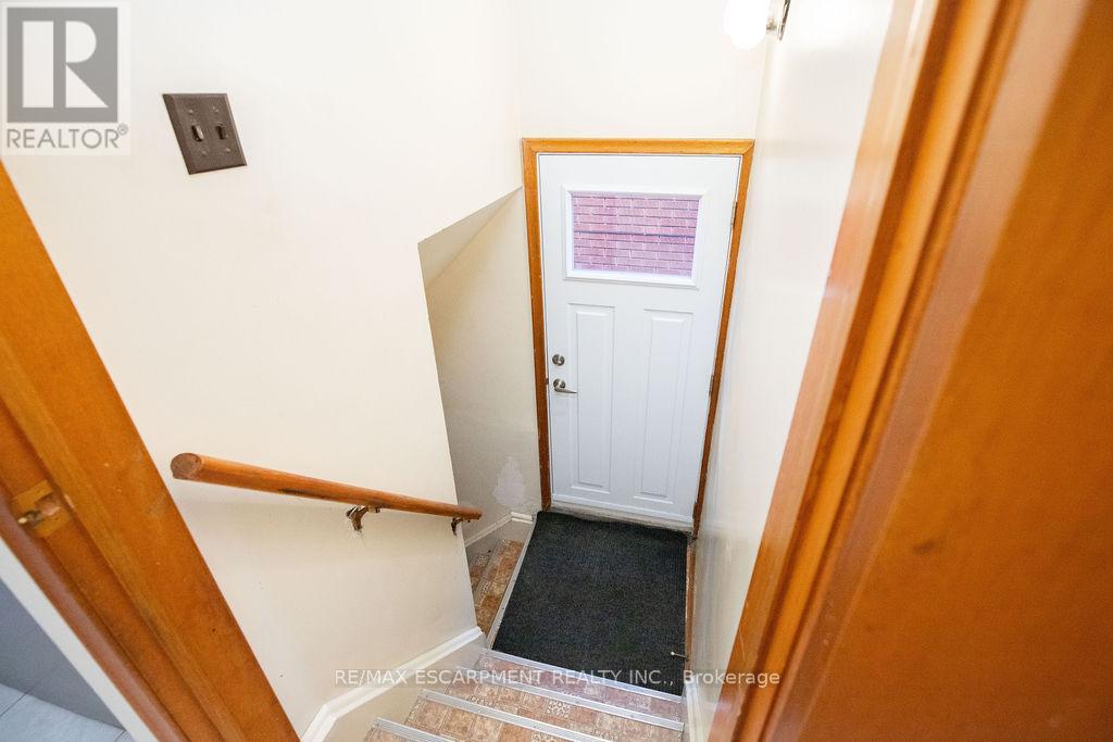 313 Barton Street W, Hamilton, Ontario  L8R 2J3 - Photo 17 - X12478219