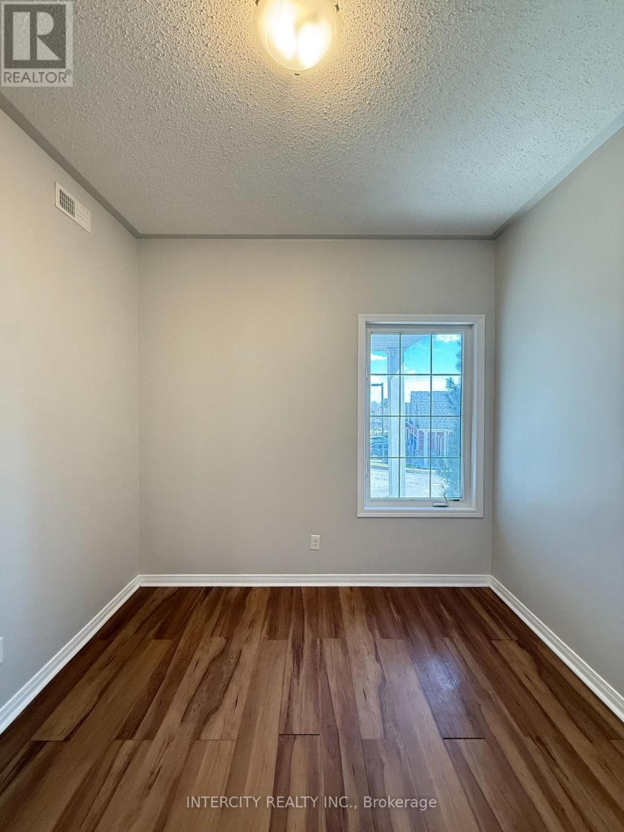 16a - 410 Queen Street S, Norfolk, Ontario  N3Y 0B3 - Photo 2 - X12947426