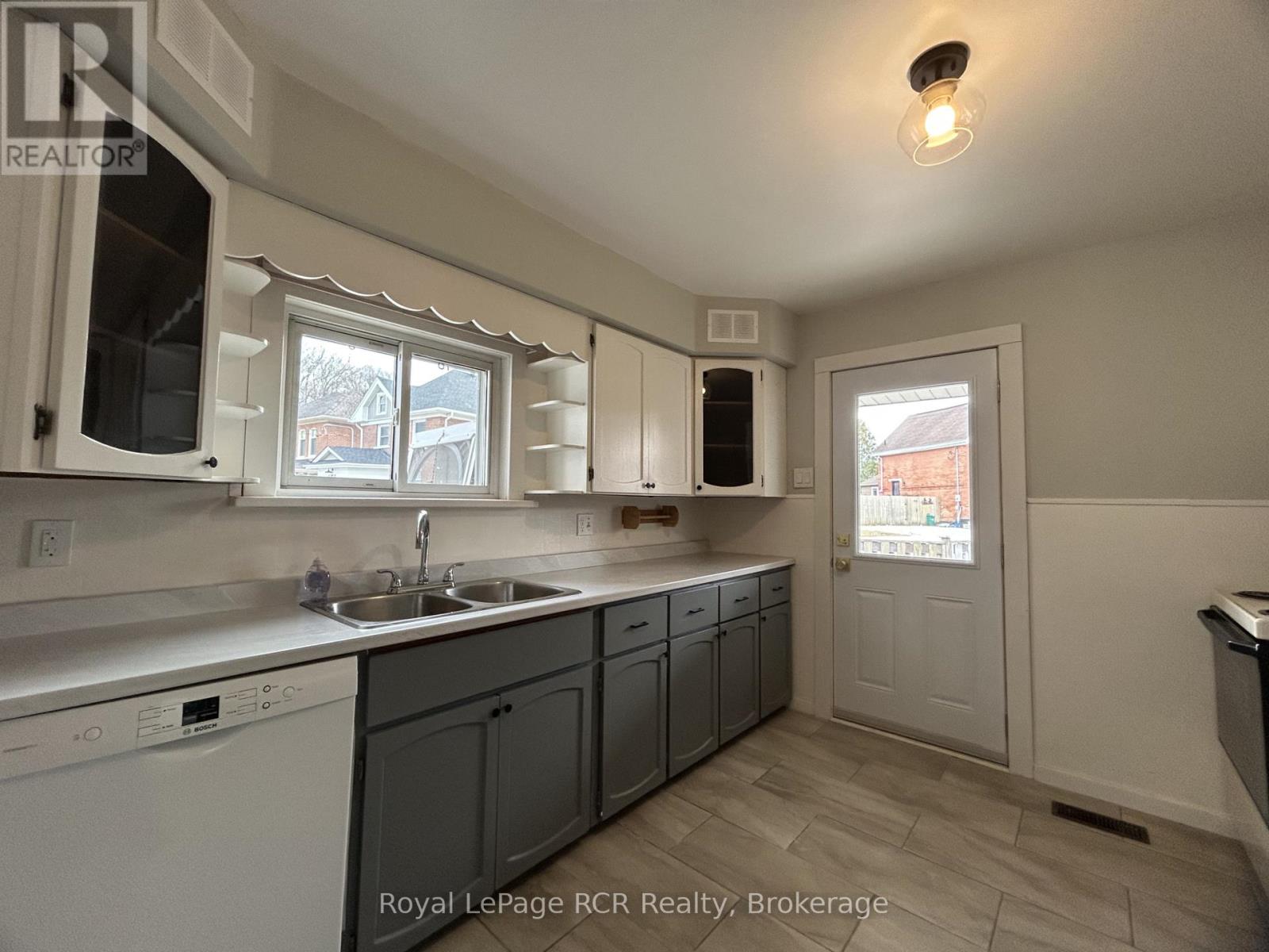 467 14th Street W, Owen Sound, Ontario N4K 3Y3 - Photo 7 - X12969162