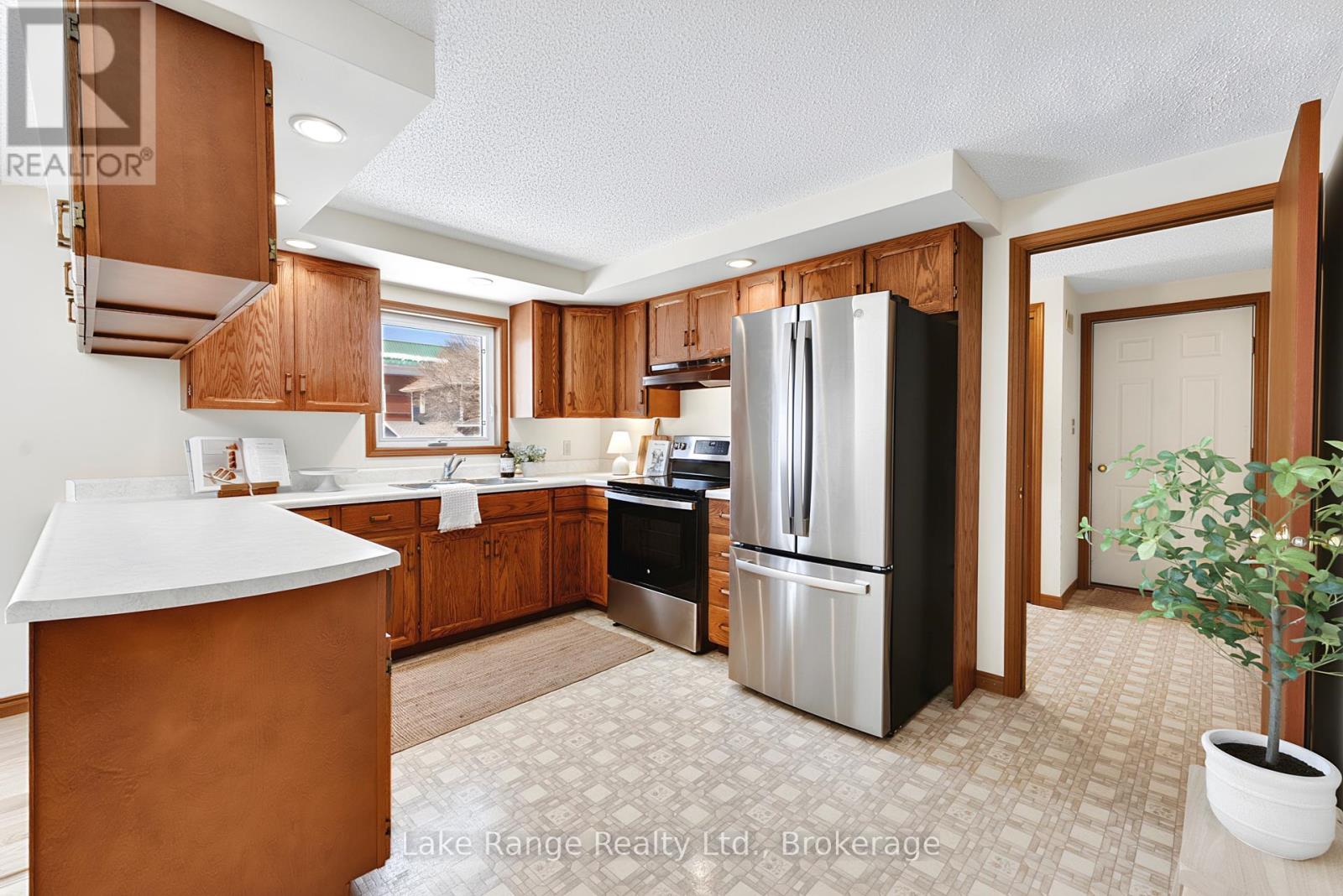 486 Havelock Street, Huron-Kinloss, Ontario  N0G 2H0 - Photo 6 - X12969222