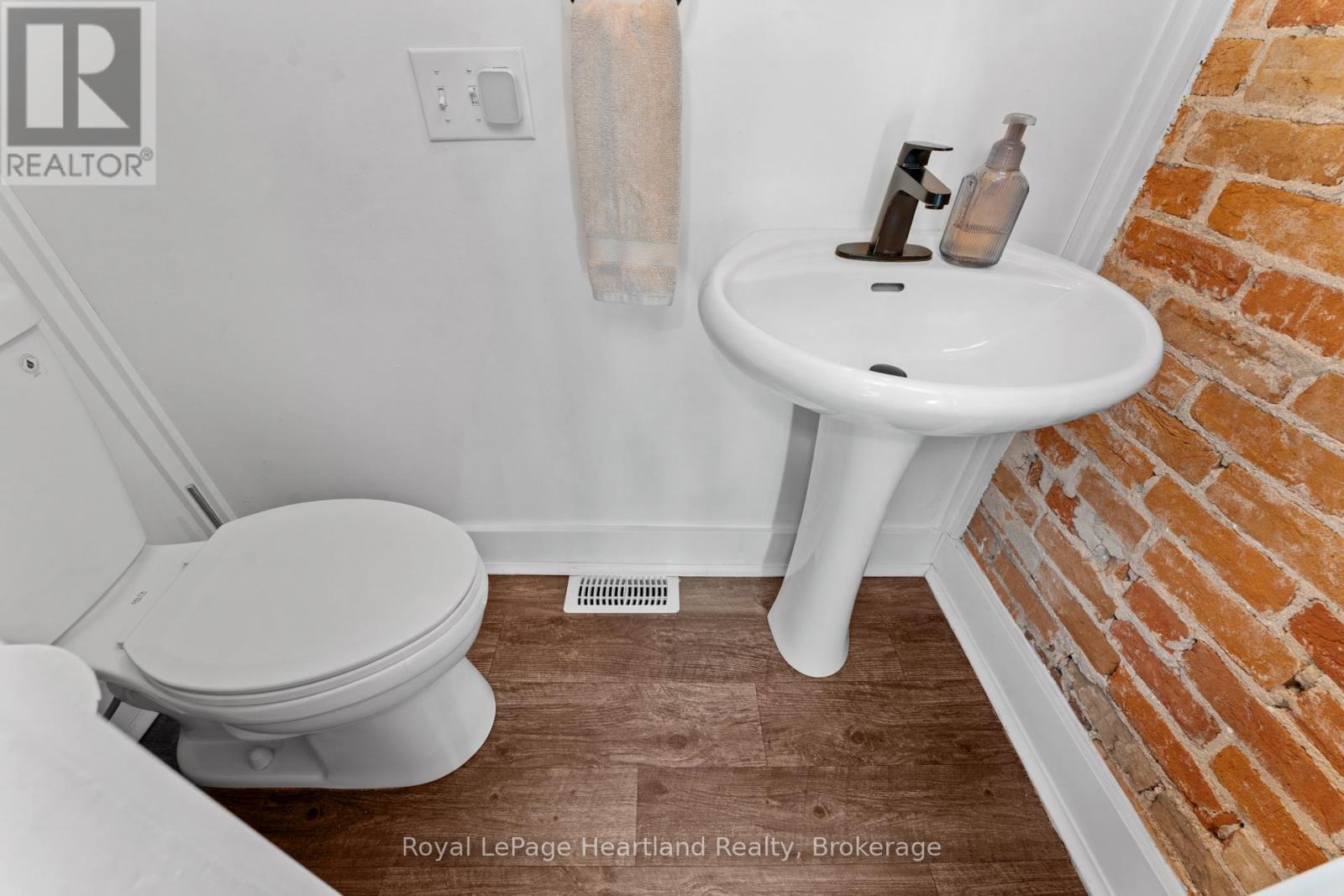 263 King Street, North Huron, Ontario  N0M 1H0 - Photo 21 - X12969256