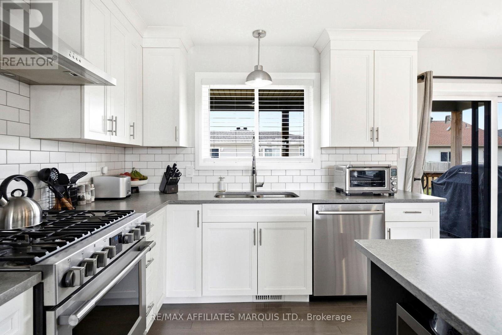 252 Eastport Drive, Cornwall, Ontario  K6H 0H1 - Photo 14 - X12969102