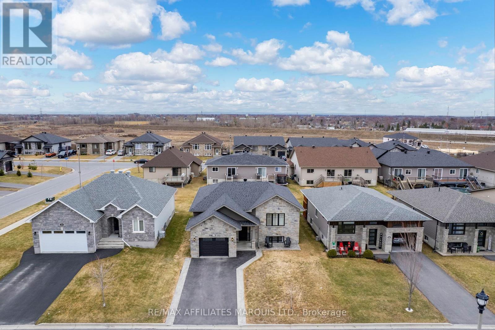 252 Eastport Drive, Cornwall, Ontario  K6H 0H1 - Photo 5 - X12969102