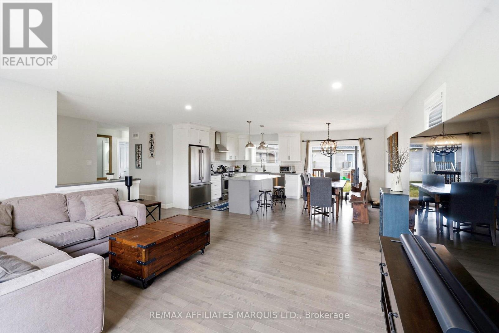 252 Eastport Drive, Cornwall, Ontario  K6H 0H1 - Photo 9 - X12969102