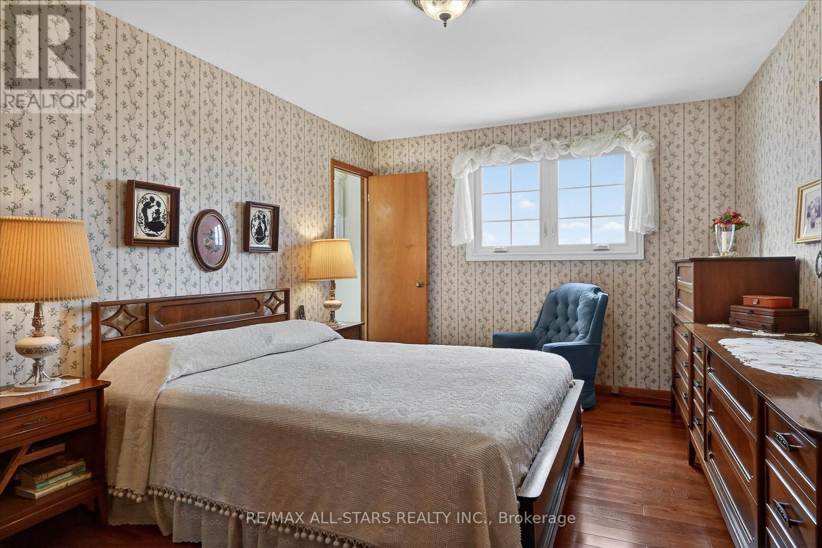 26 Applewood Crescent, Kawartha Lakes, Ontario  K9V 4W8 - Photo 25 - X12969180