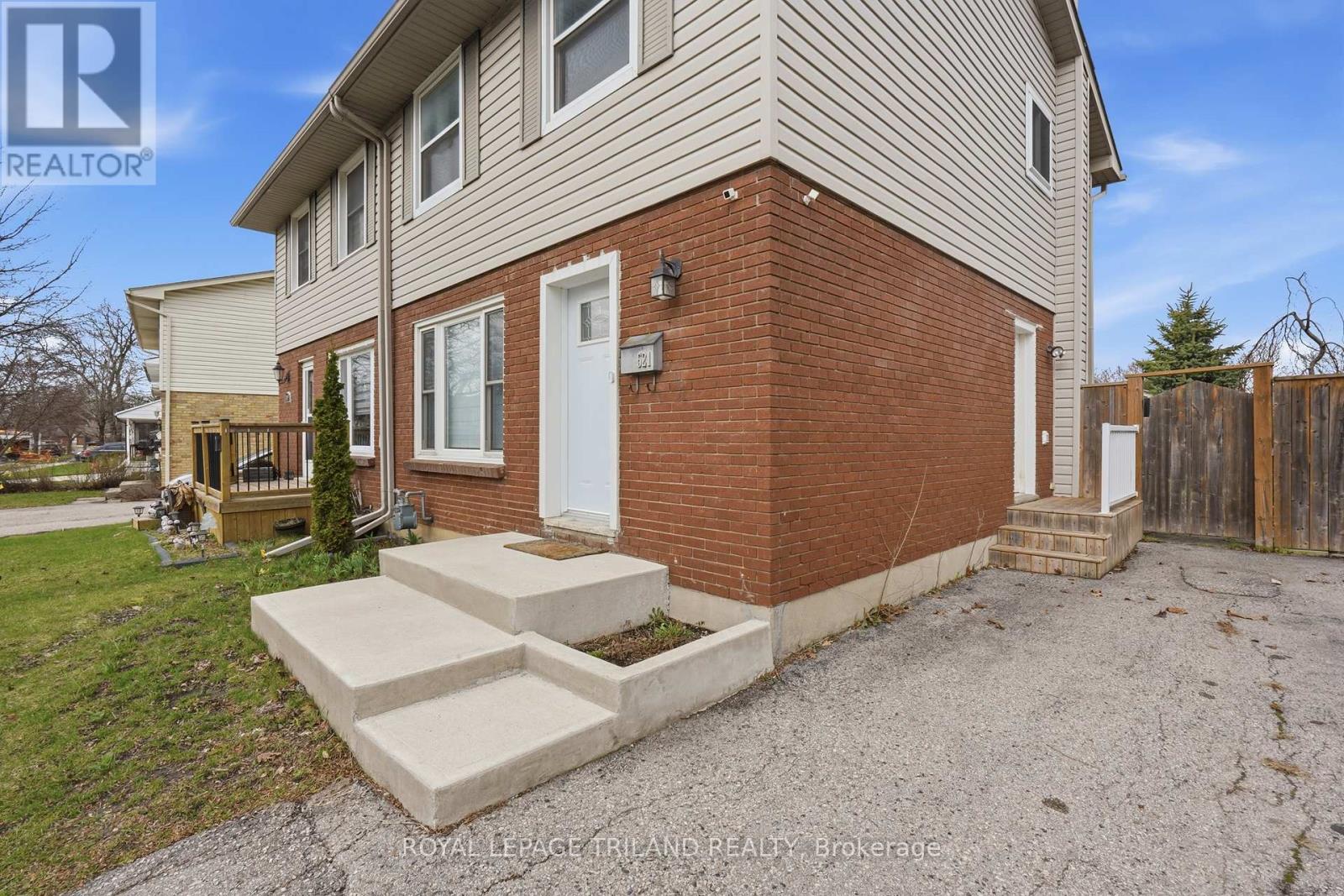 521 Osgoode Drive, London South, Ontario  N6E 1B6 - Photo 3 - X12969096
