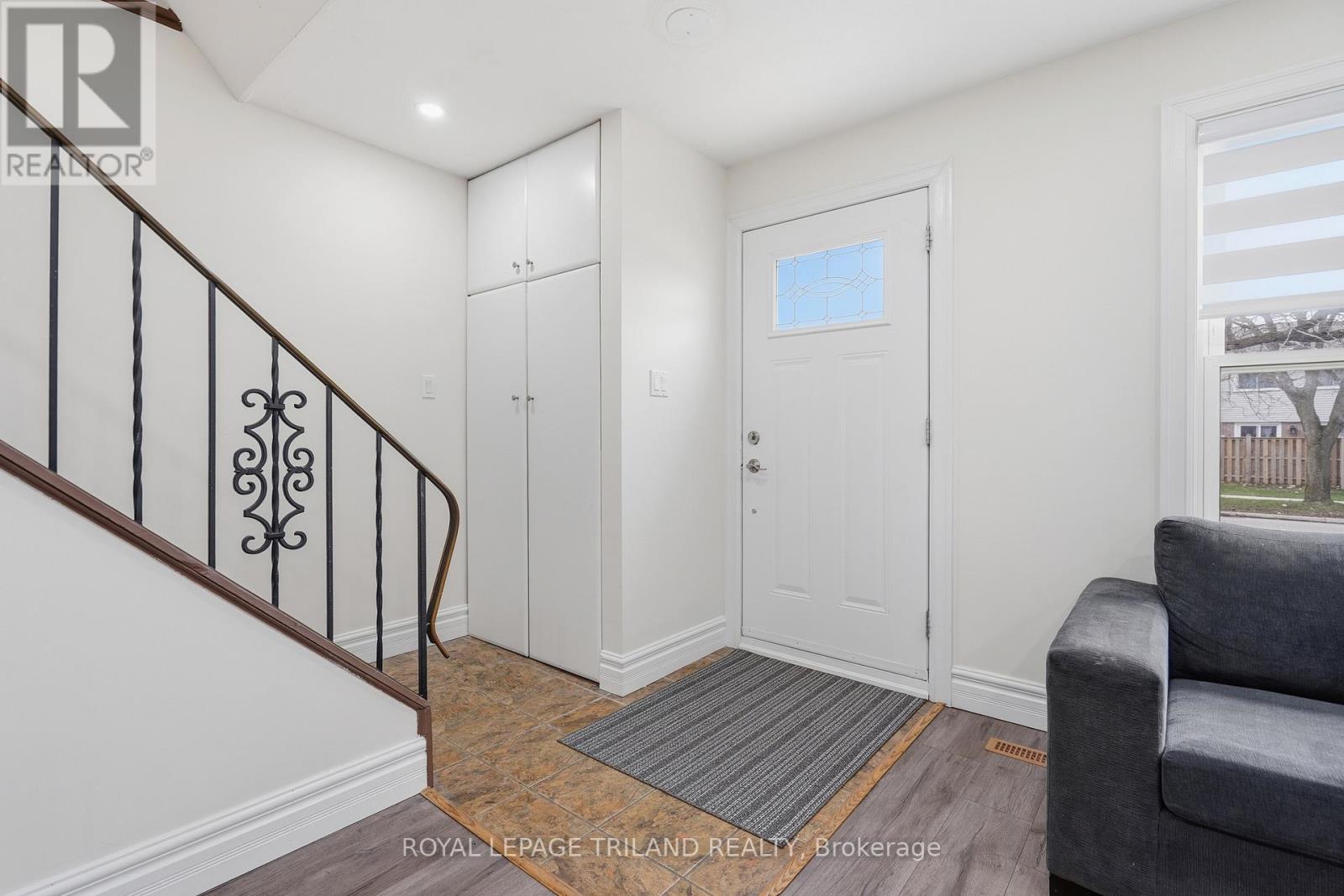 521 Osgoode Drive, London South, Ontario  N6E 1B6 - Photo 5 - X12969096