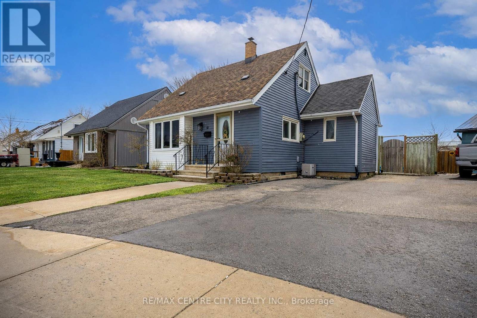 13 Bell Avenue, St. Thomas, Ontario  N5R 1G4 - Photo 3 - X12969176