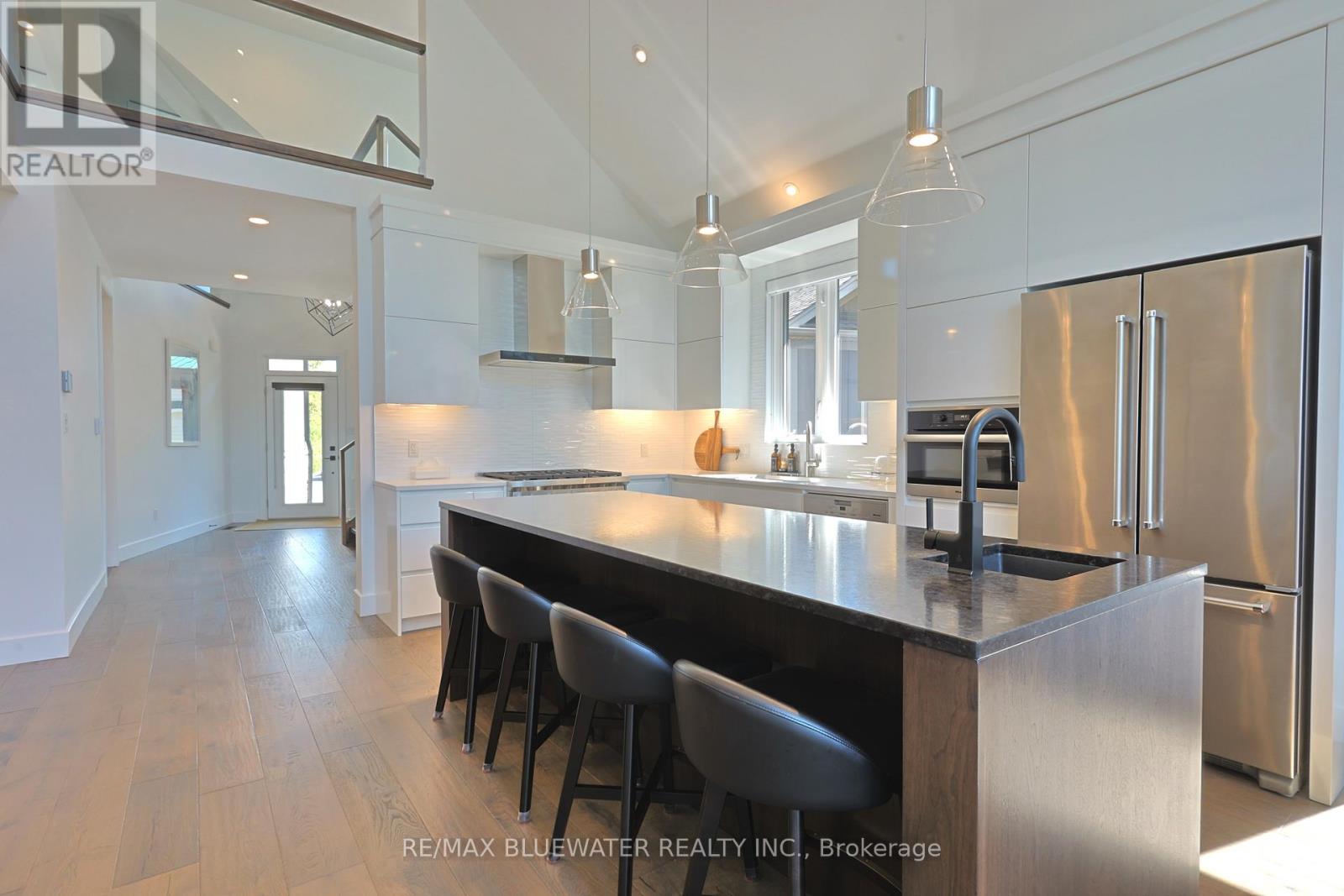 23 Sauble River Road, Lambton Shores, Ontario  N0M 1T0 - Photo 10 - X12969204