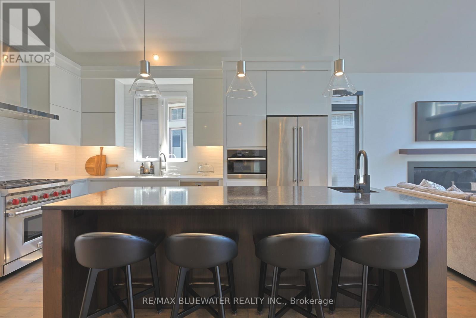 23 Sauble River Road, Lambton Shores, Ontario  N0M 1T0 - Photo 11 - X12969204