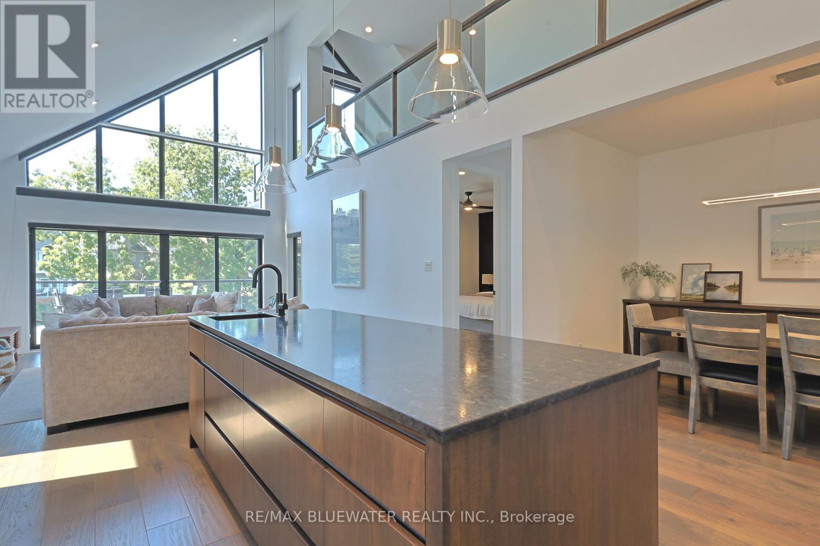 23 Sauble River Road, Lambton Shores, Ontario  N0M 1T0 - Photo 12 - X12969204