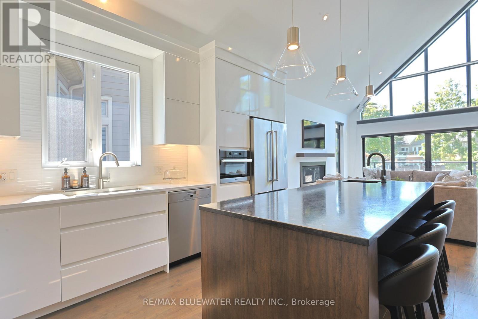 23 Sauble River Road, Lambton Shores, Ontario  N0M 1T0 - Photo 14 - X12969204