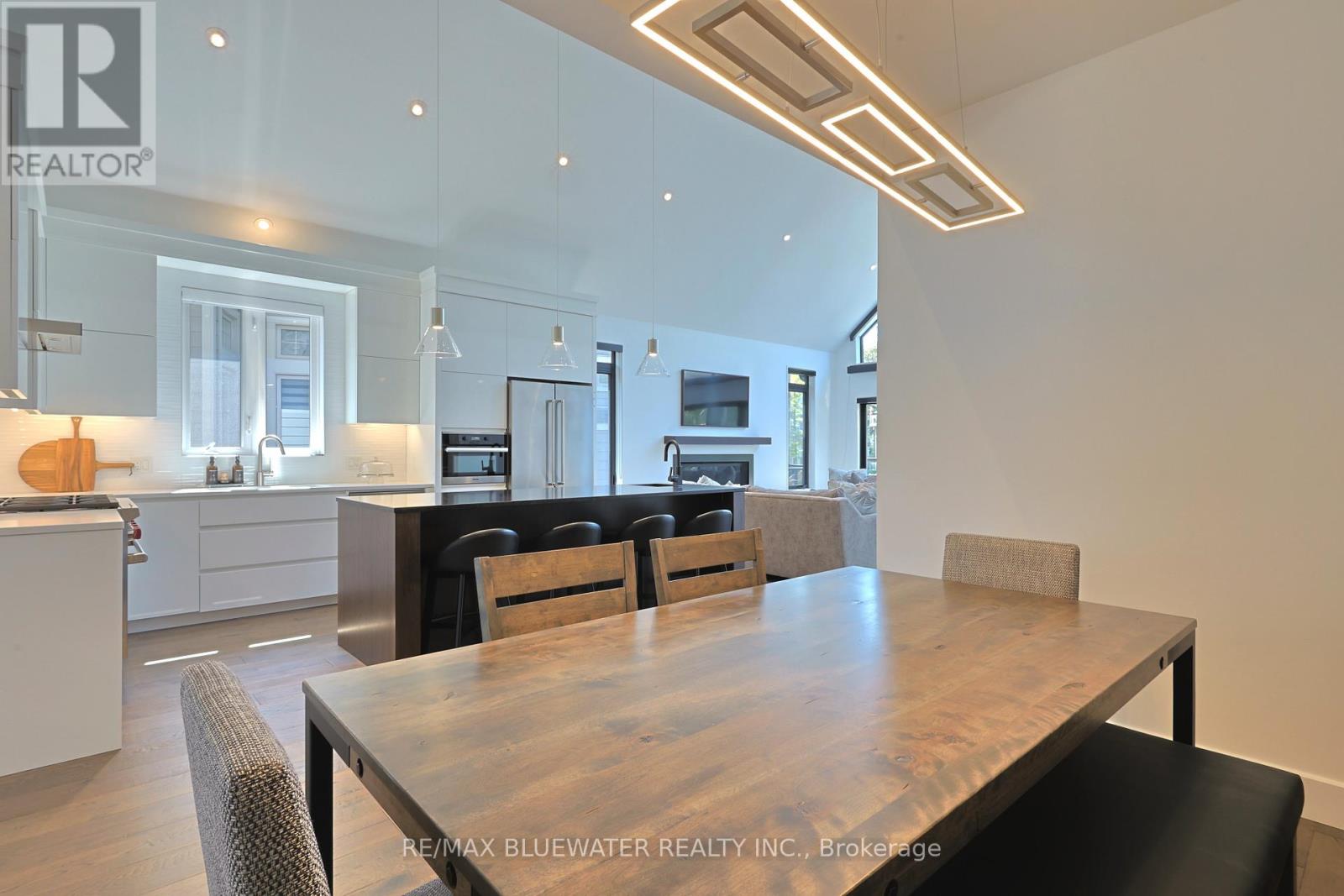 23 Sauble River Road, Lambton Shores, Ontario  N0M 1T0 - Photo 15 - X12969204