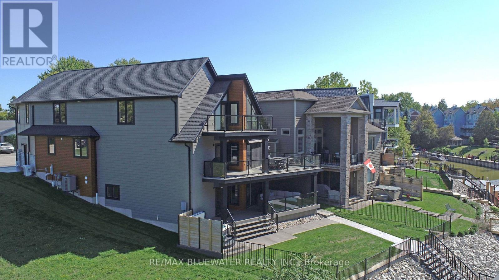 23 Sauble River Road, Lambton Shores, Ontario  N0M 1T0 - Photo 3 - X12969204