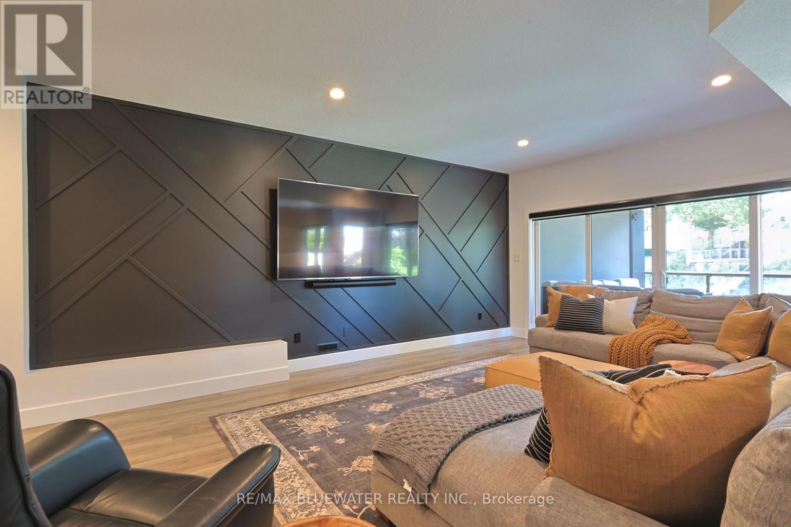 23 Sauble River Road, Lambton Shores, Ontario  N0M 1T0 - Photo 34 - X12969204