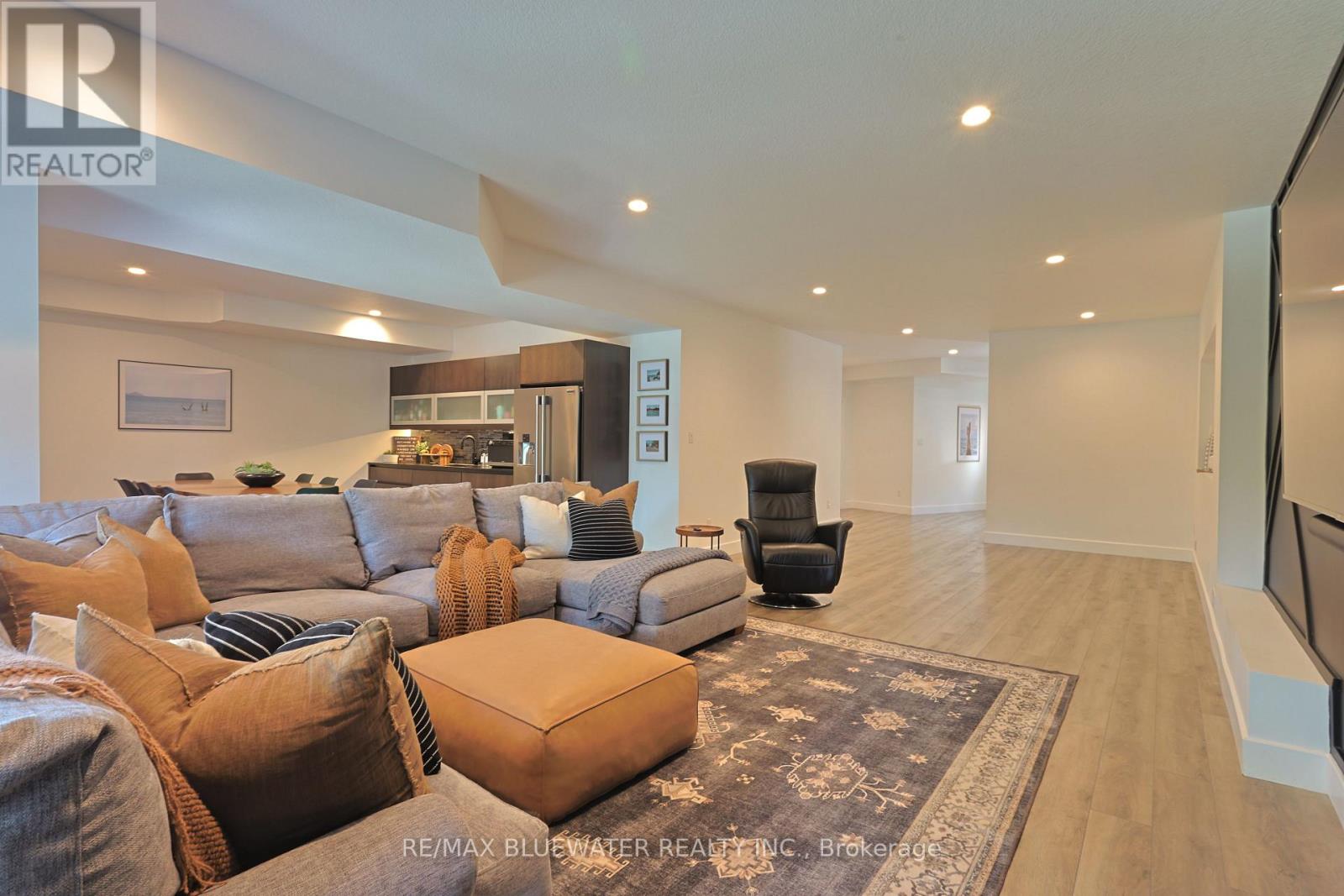 23 Sauble River Road, Lambton Shores, Ontario  N0M 1T0 - Photo 35 - X12969204