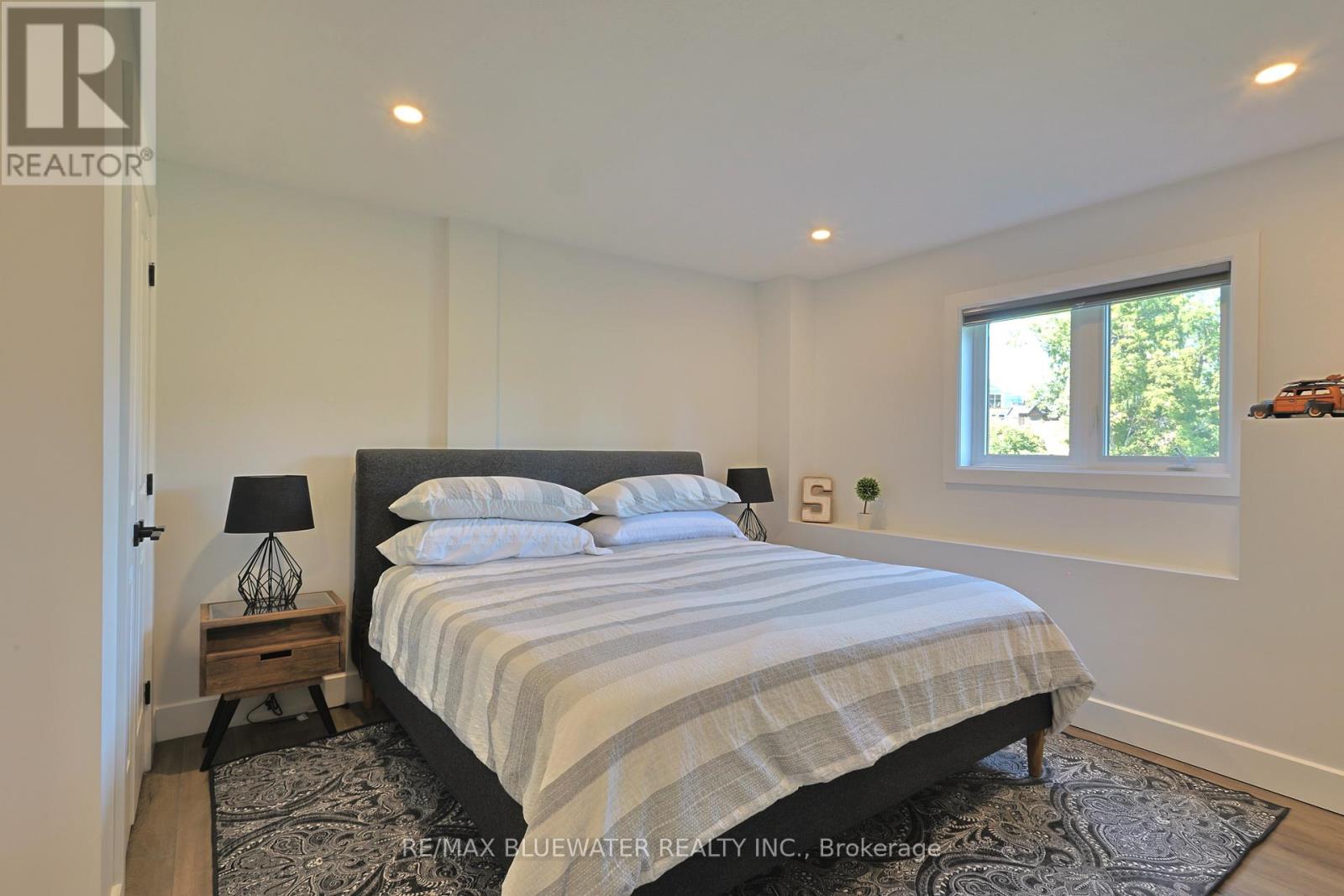 23 Sauble River Road, Lambton Shores, Ontario  N0M 1T0 - Photo 39 - X12969204