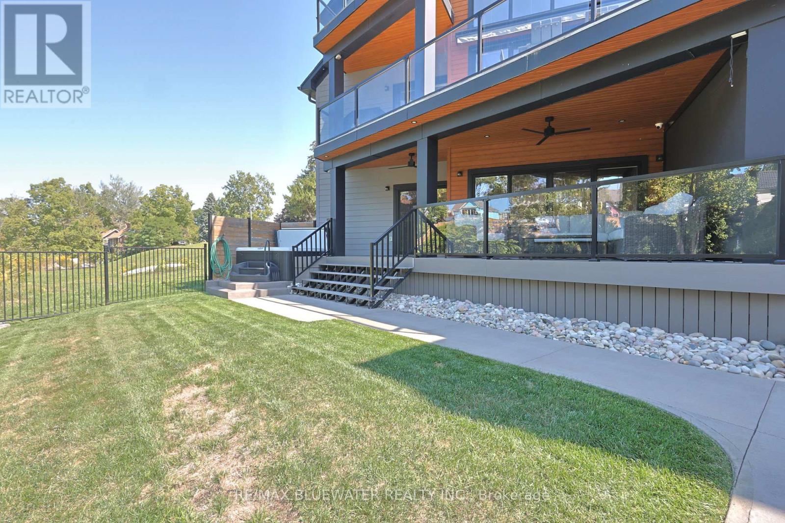 23 Sauble River Road, Lambton Shores, Ontario  N0M 1T0 - Photo 44 - X12969204