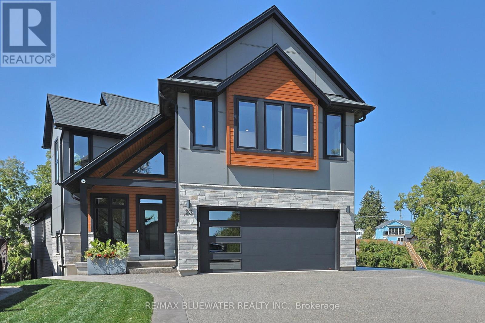 23 Sauble River Road, Lambton Shores, Ontario  N0M 1T0 - Photo 6 - X12969204