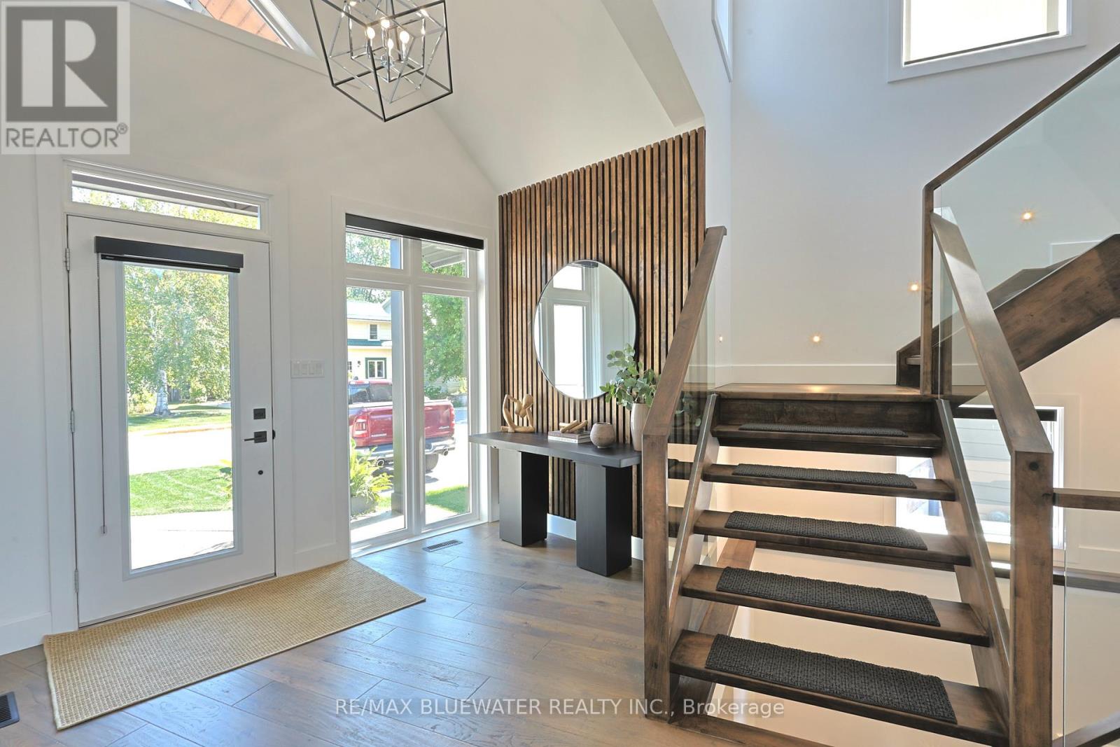 23 Sauble River Road, Lambton Shores, Ontario  N0M 1T0 - Photo 9 - X12969204