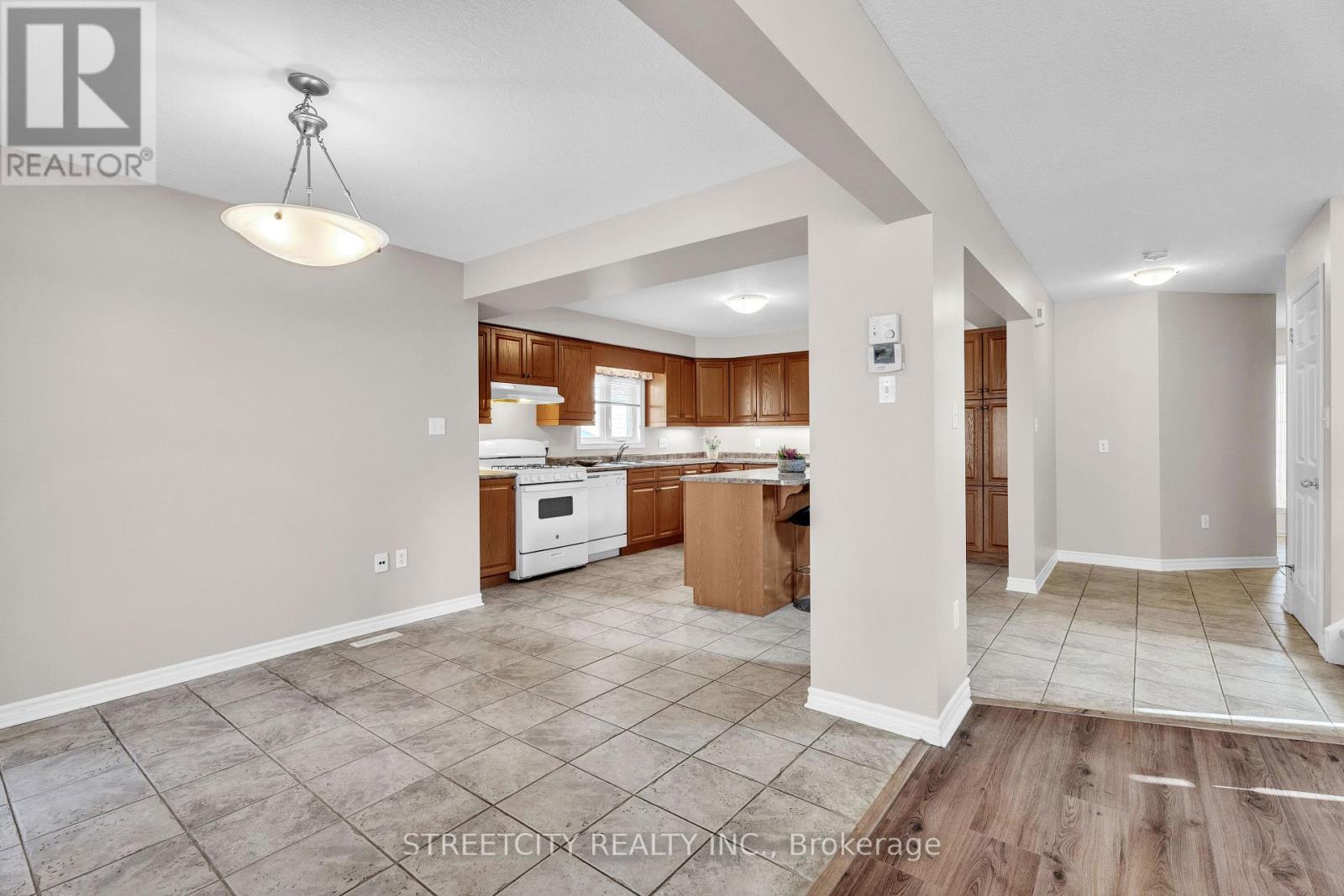 546 Maplewood Lane, London North, Ontario  N6H 0A7 - Photo 12 - X12969208