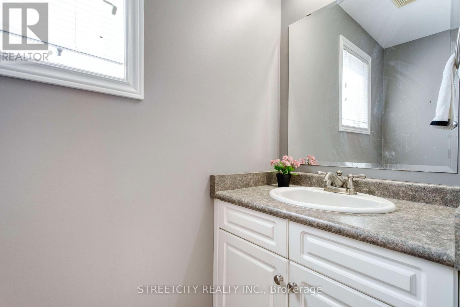 546 Maplewood Lane, London North, Ontario  N6H 0A7 - Photo 19 - X12969208