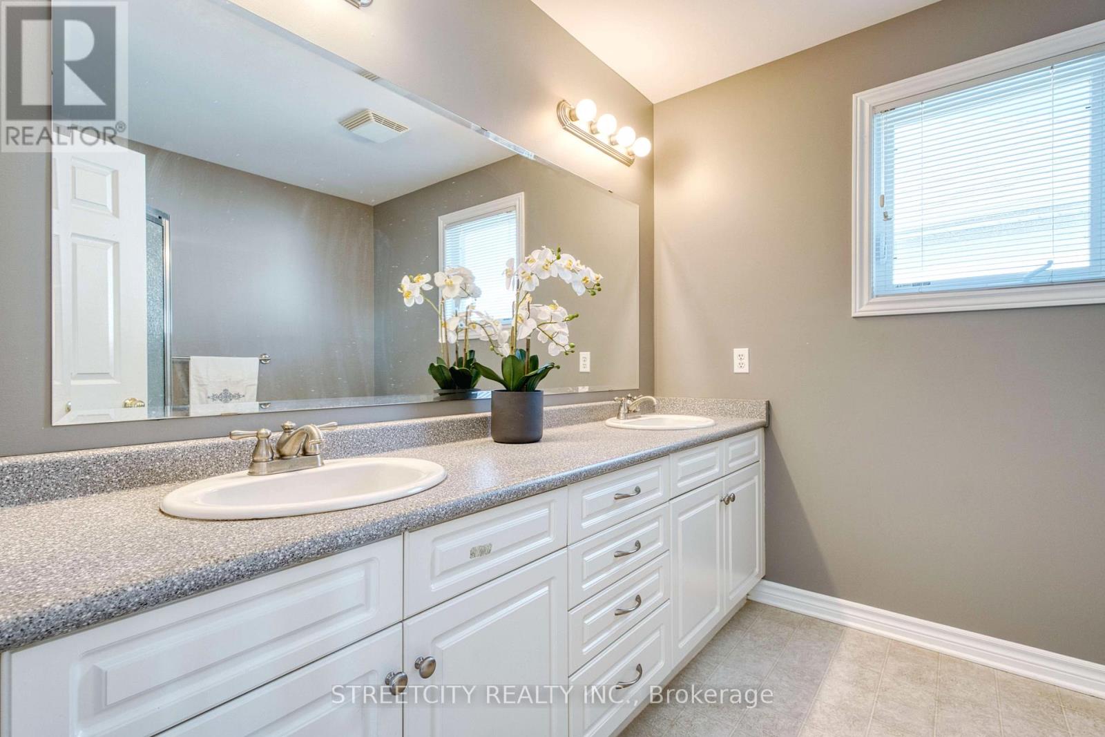 546 Maplewood Lane, London North, Ontario  N6H 0A7 - Photo 24 - X12969208