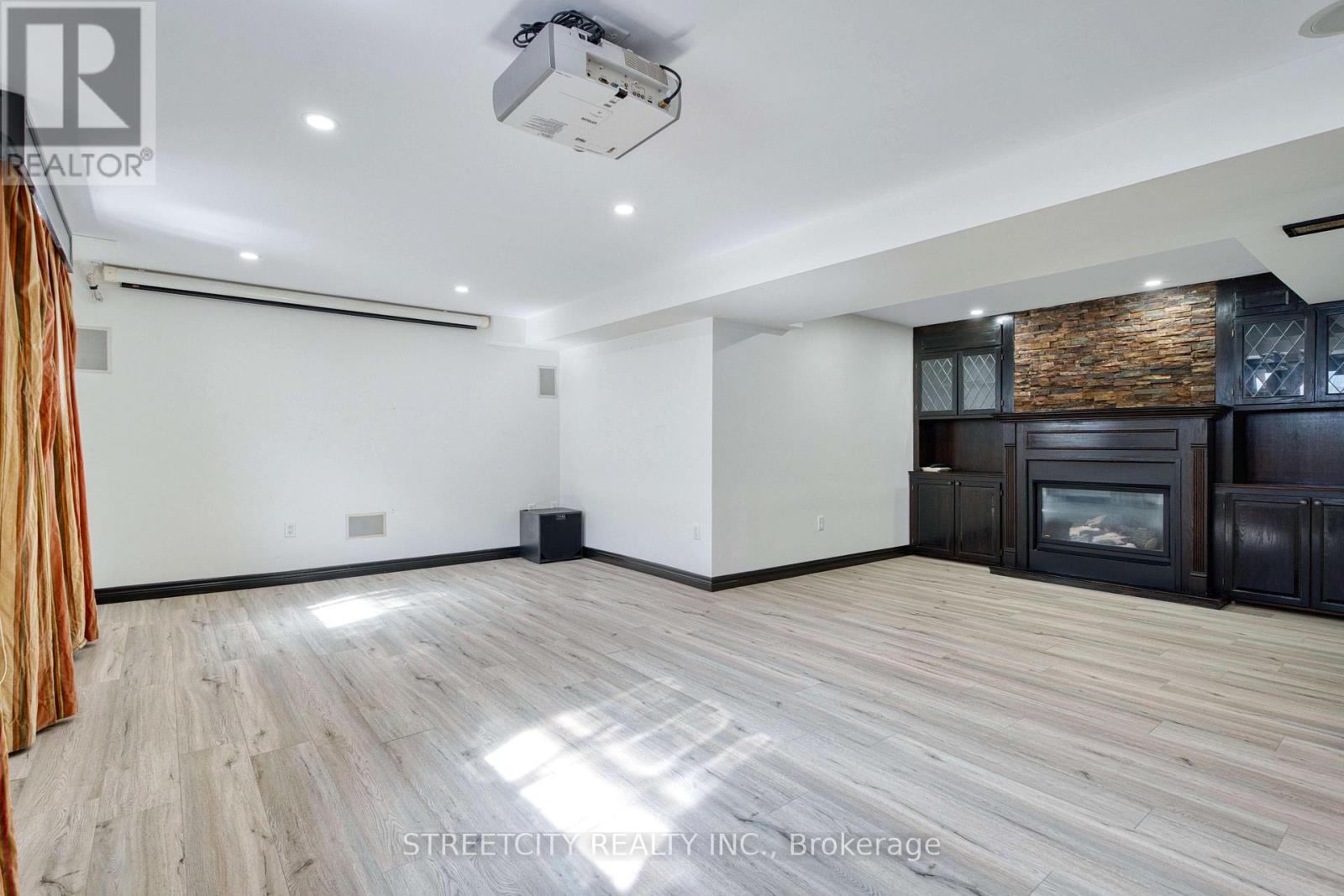 546 Maplewood Lane, London North, Ontario  N6H 0A7 - Photo 34 - X12969208