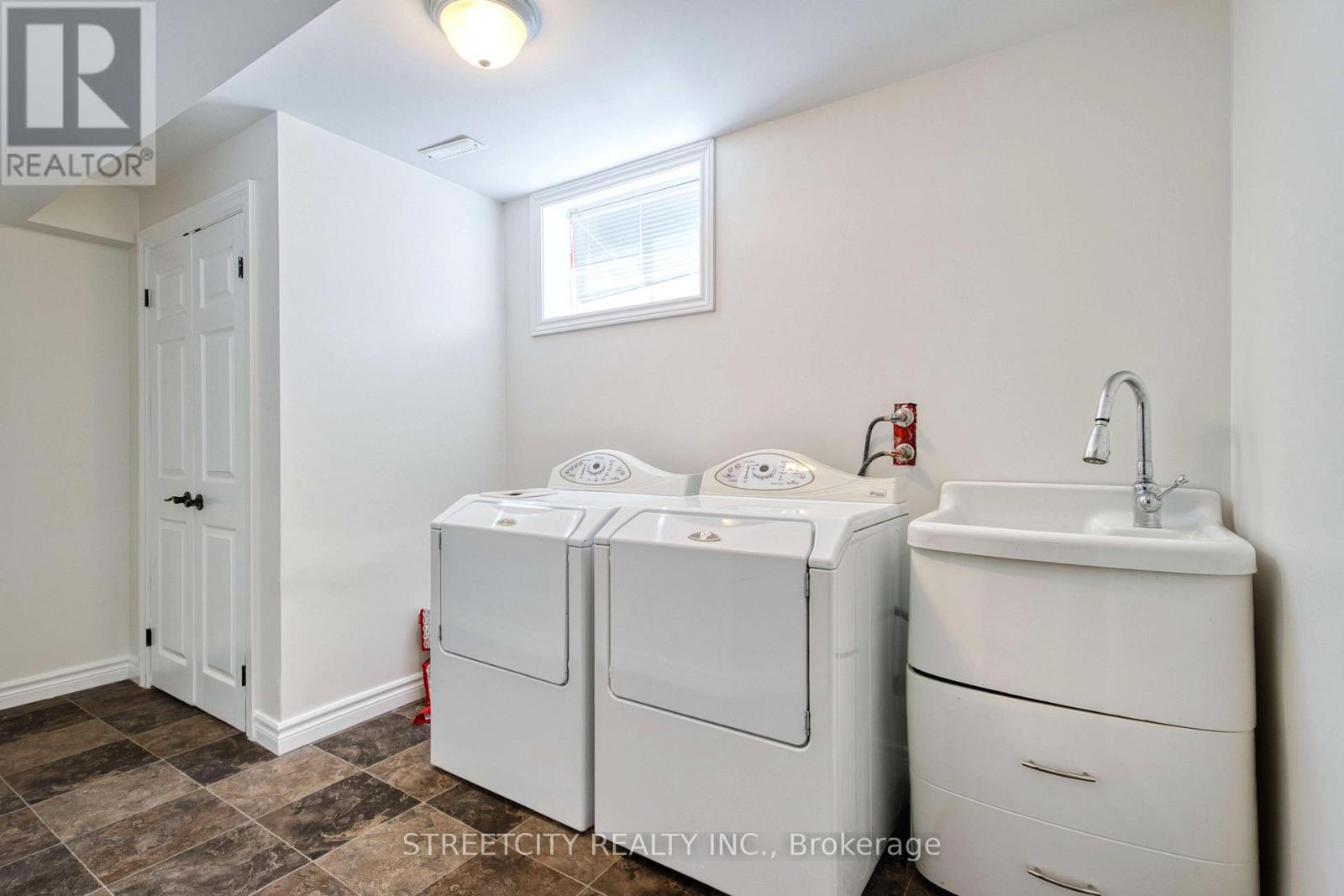 546 Maplewood Lane, London North, Ontario  N6H 0A7 - Photo 37 - X12969208