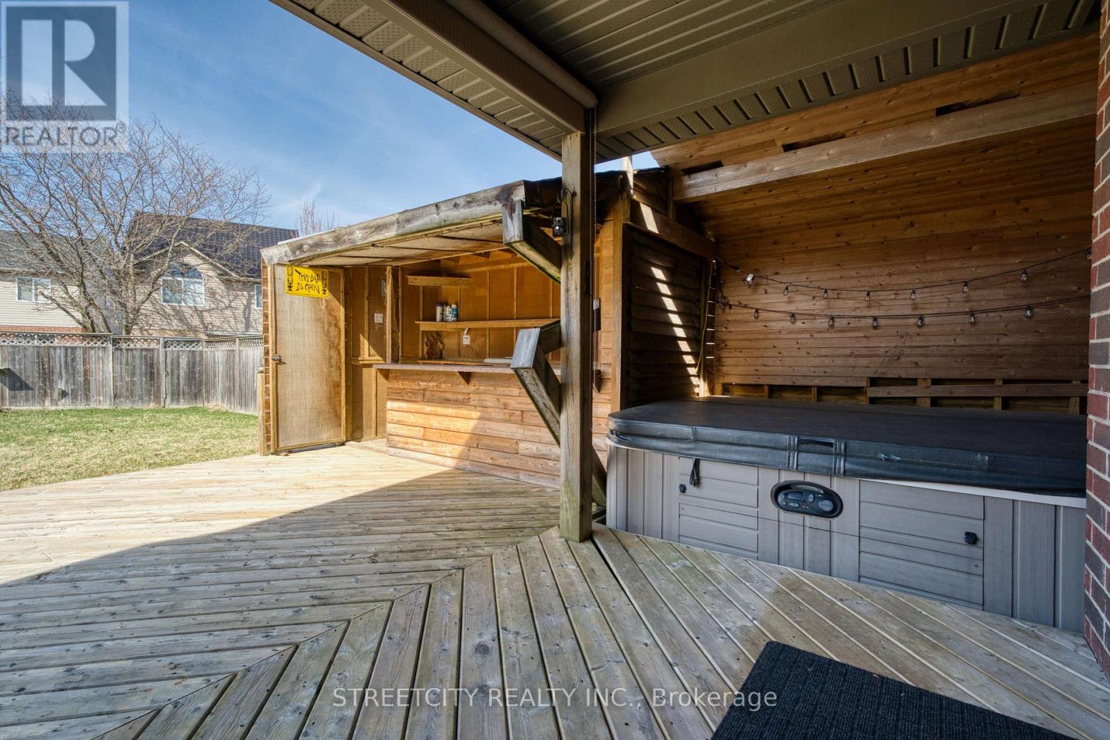 546 Maplewood Lane, London North, Ontario  N6H 0A7 - Photo 40 - X12969208