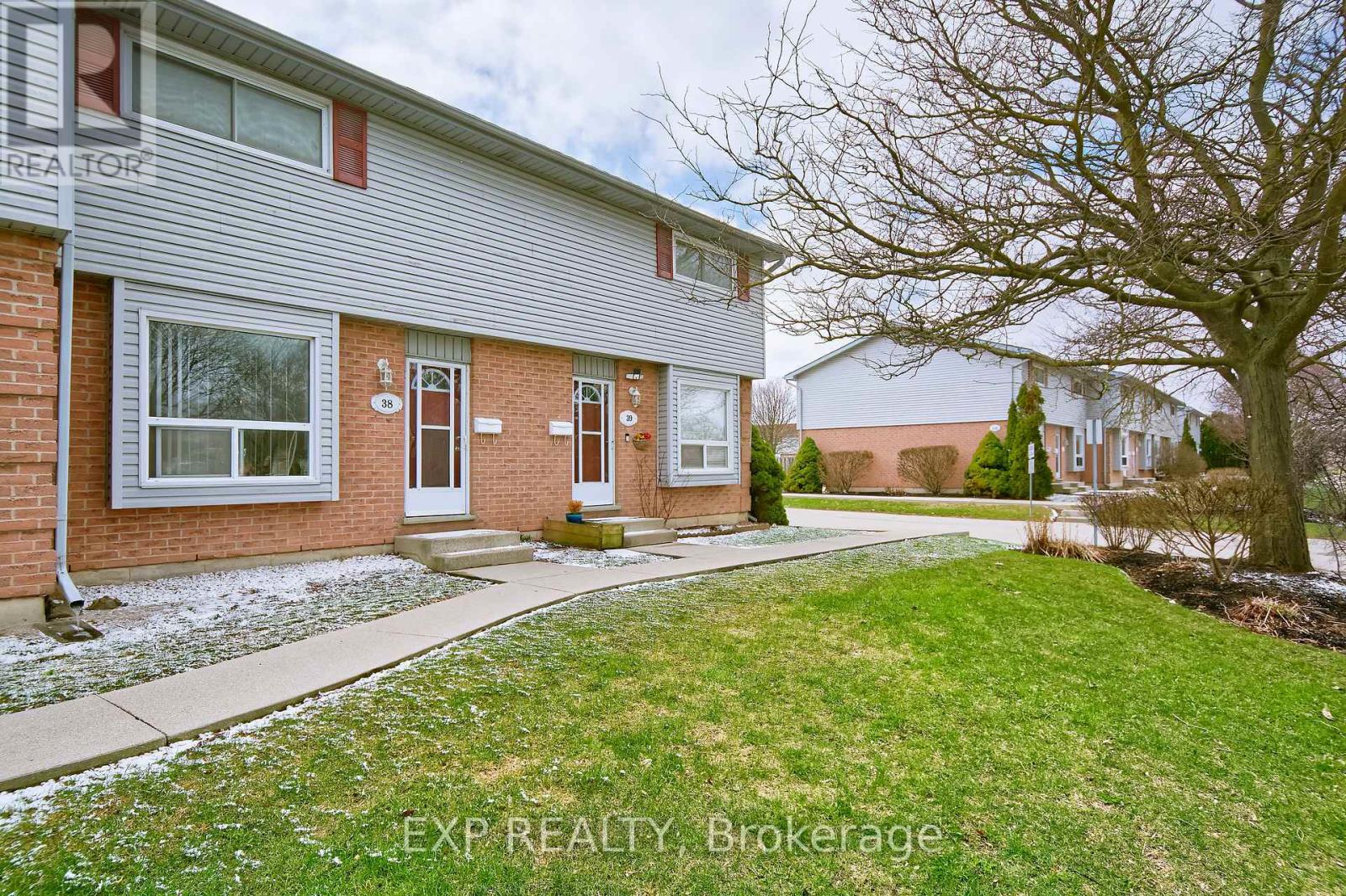38 - 1430 Jalna Boulevard, London South, Ontario  N6E 3C1 - Photo 2 - X12969218