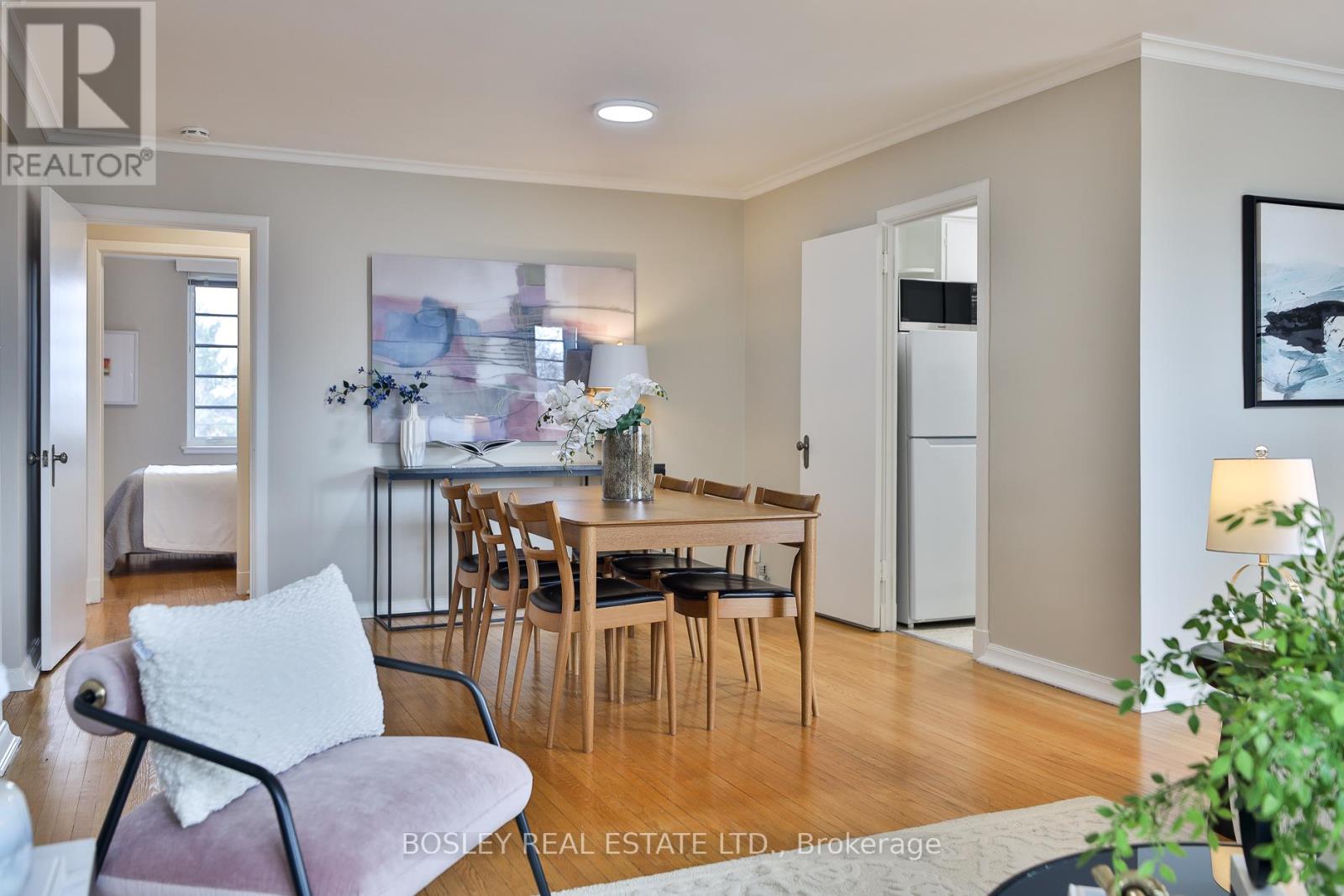 201 - 707 Eglinton Avenue W, Toronto, Ontario M5N 1C8 - Photo 4 - C12969114