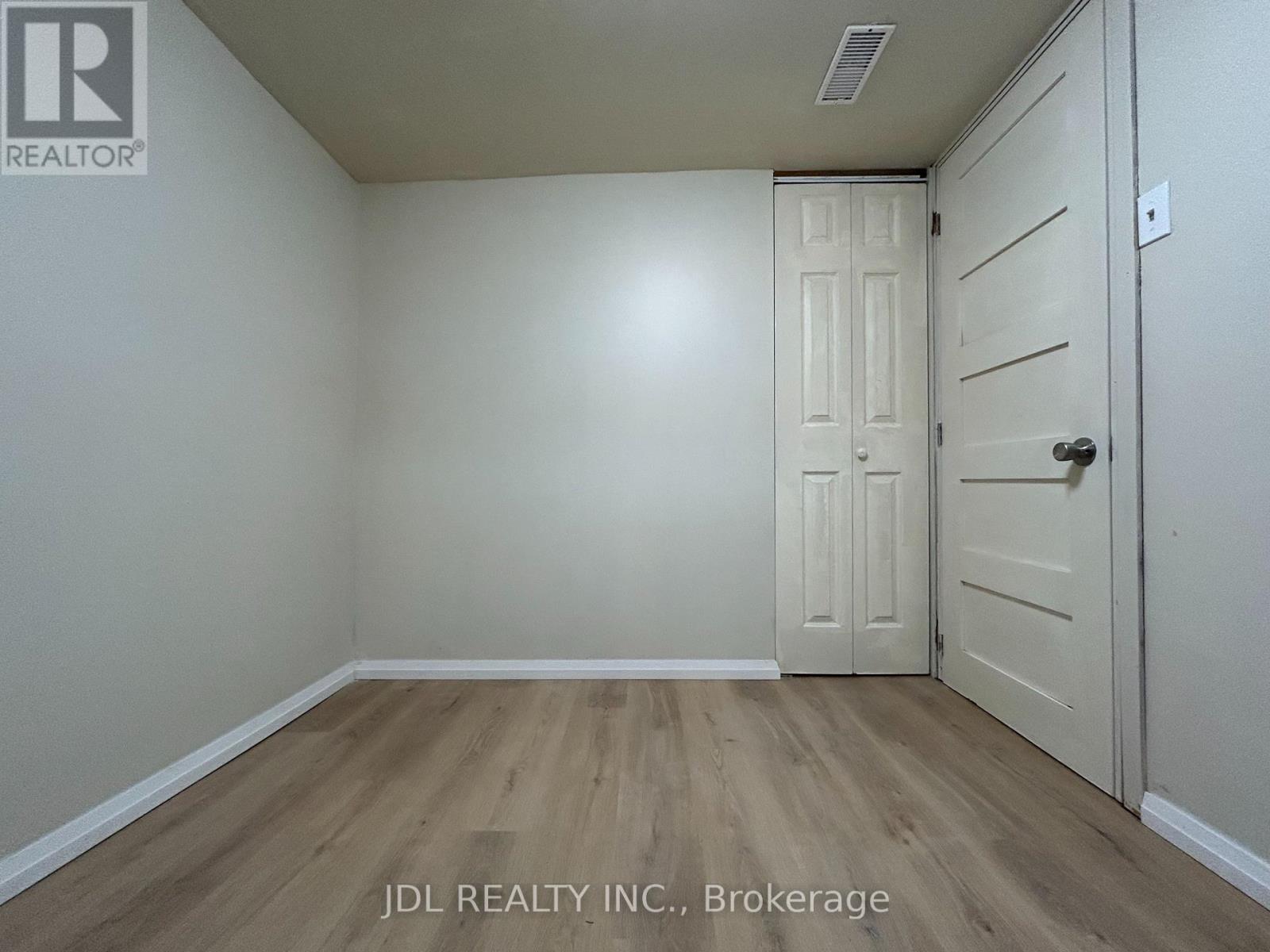 Basement - 21 Squires Ave Avenue, Toronto, Ontario  M4B 2R2 - Photo 7 - E12969168